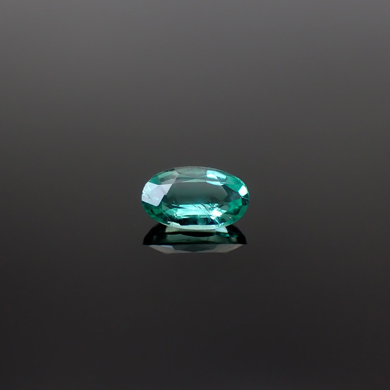 ブルーエメラルド(ブルーグリーンベリル) ザンビア産 0.20ct [250430286]5x3.1mm前後