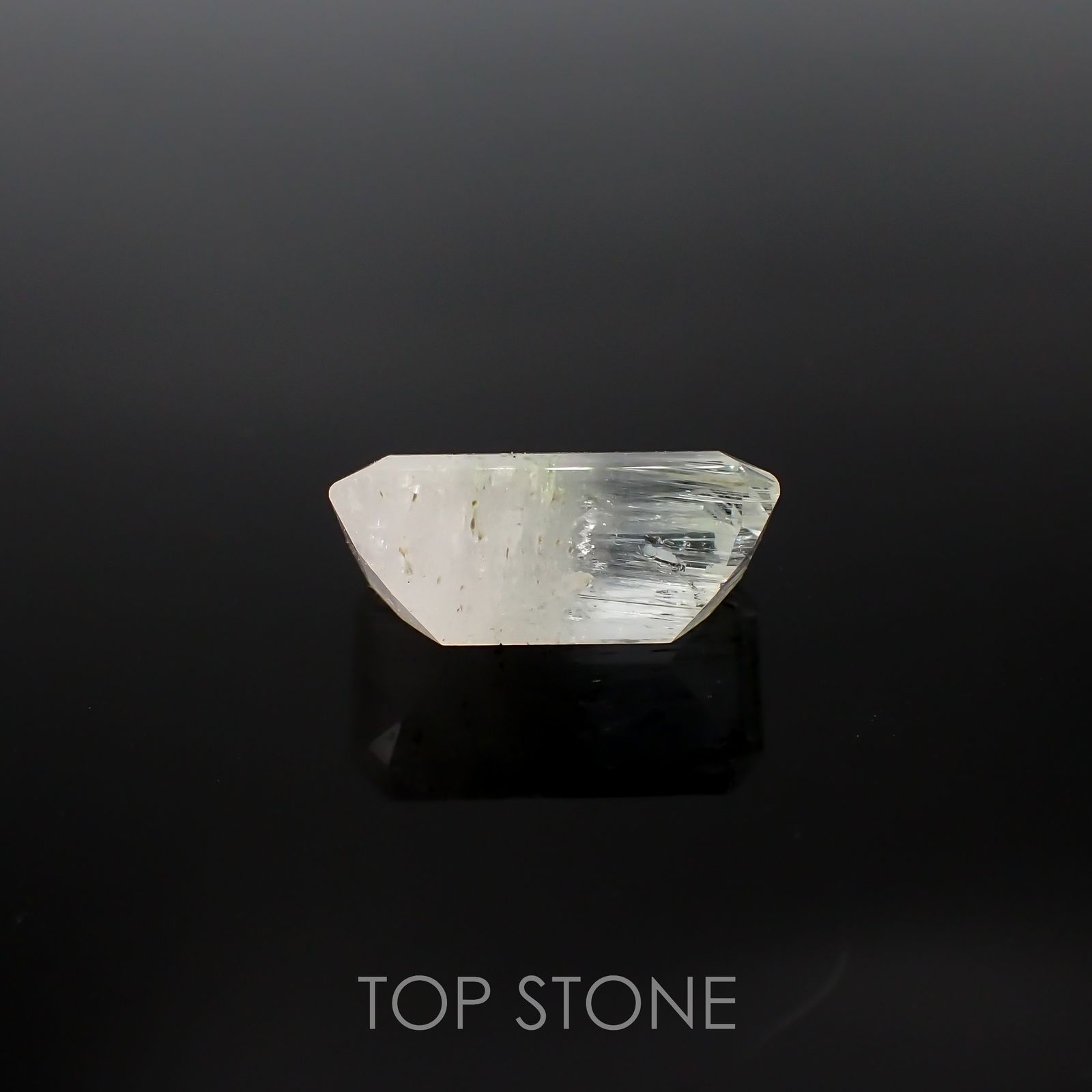 バイカラーベリル(宝石名バイカラー・ベリル)アフガニスタン産 7.03ct 識別済[220717122]15.9x9.1mm前後