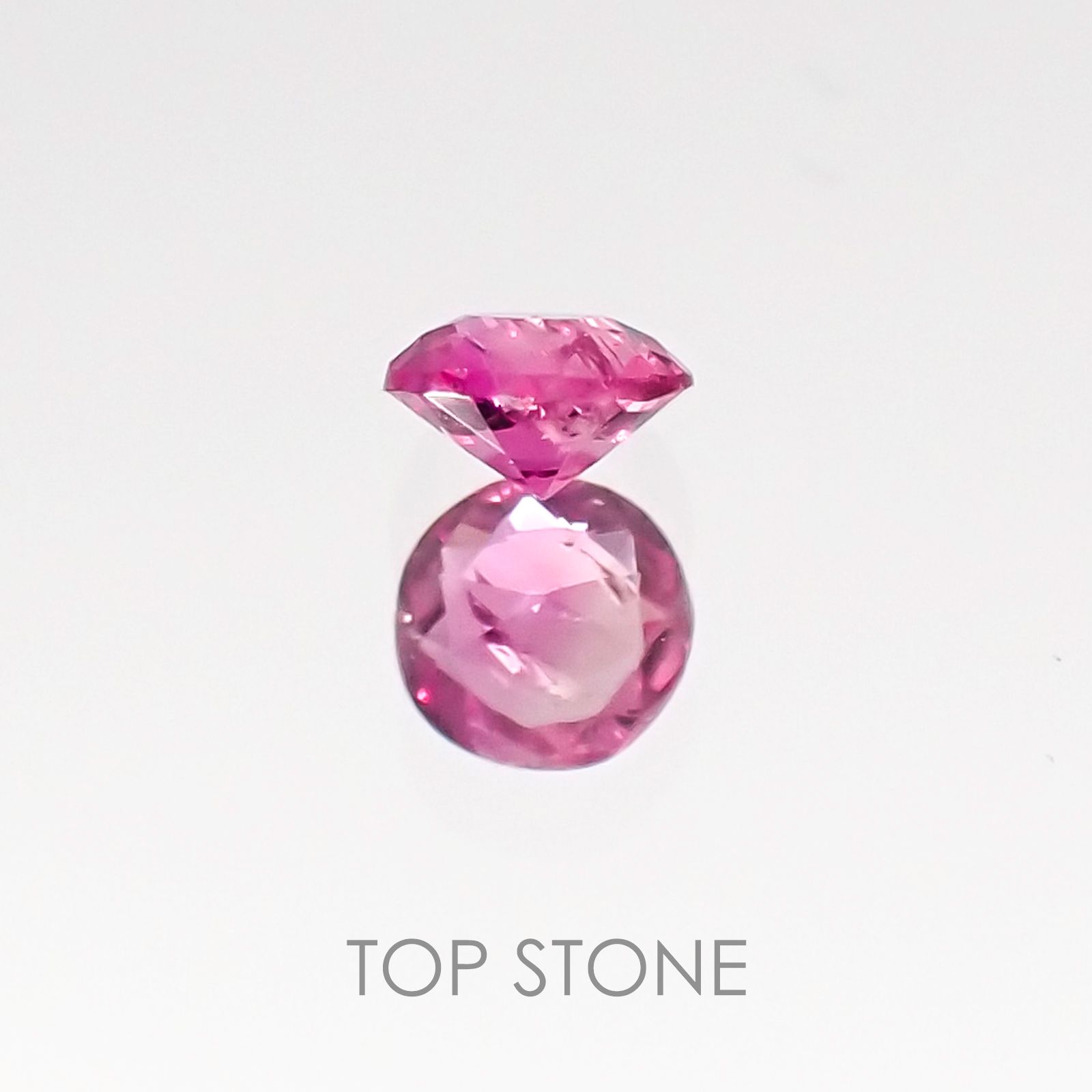 レッドベリル アメリカ・ユタ州産 ルース 0.06ct[20107034]2.7×2.6mm前後
