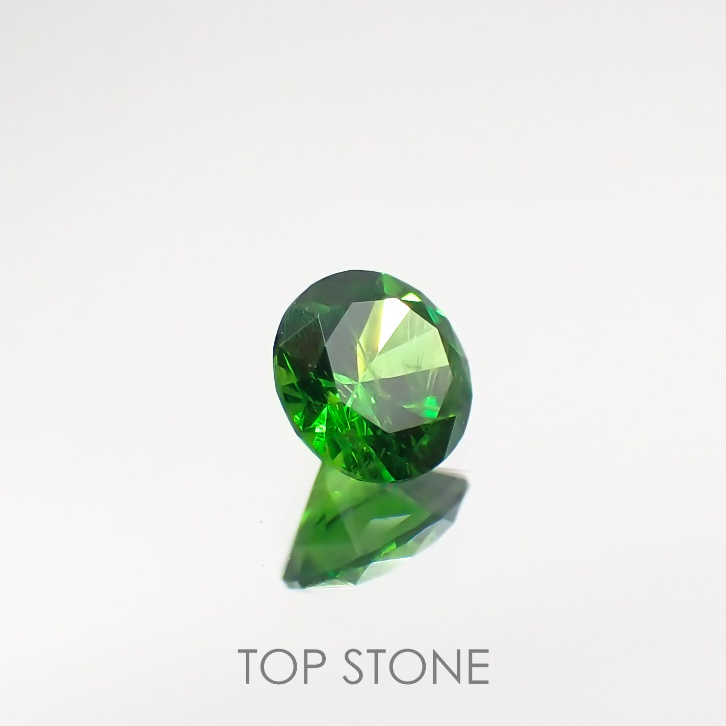 デマントイドガーネット(宝石名デマントイド・ガーネット) ロシア産 0.132ct ソ付(彩珠)[210712081]3.1×3.1mm前後