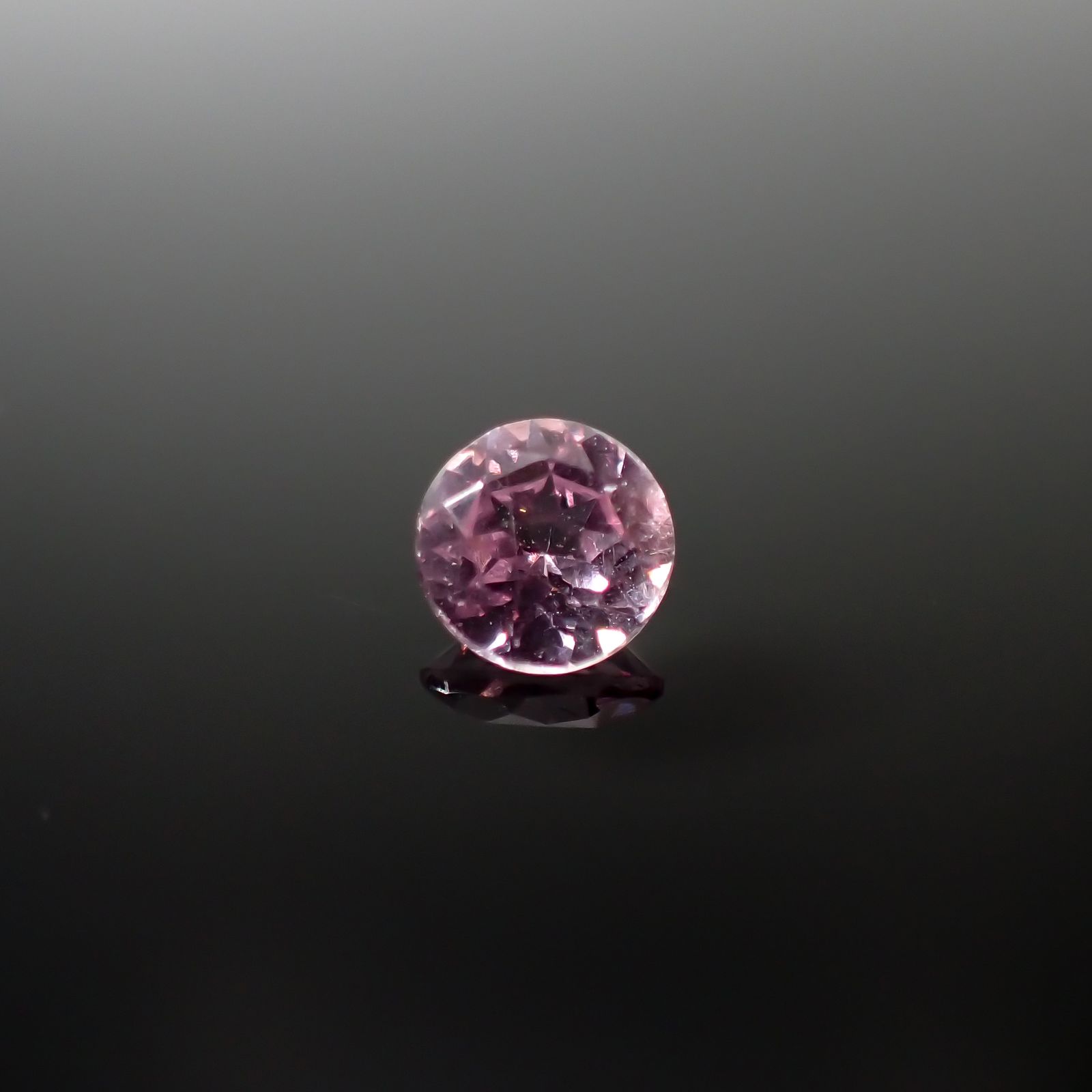 ドラゴンガーネット タンザニア産 0.52ct[240326652]4.9x4.9mm前後