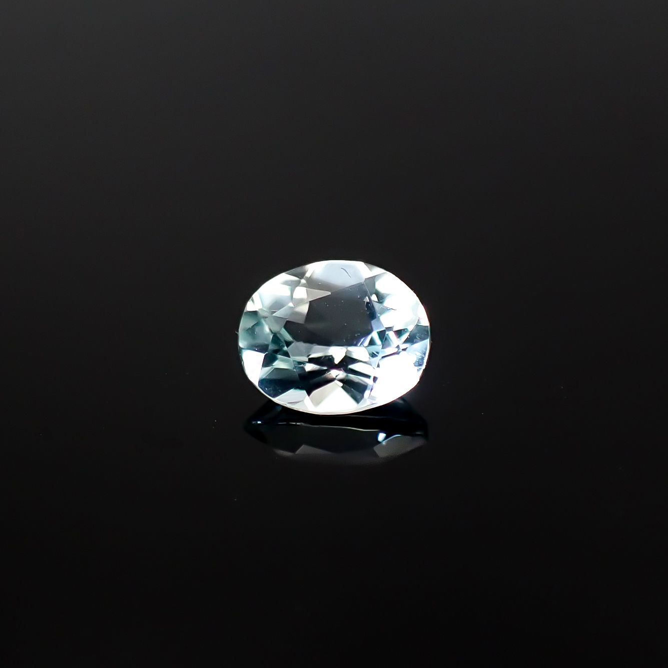 モンテブラサイト(宝石名モンテブラサイト)マダガスカル産 0.35ct 識別済[241229662]5.1x4.1mm前後