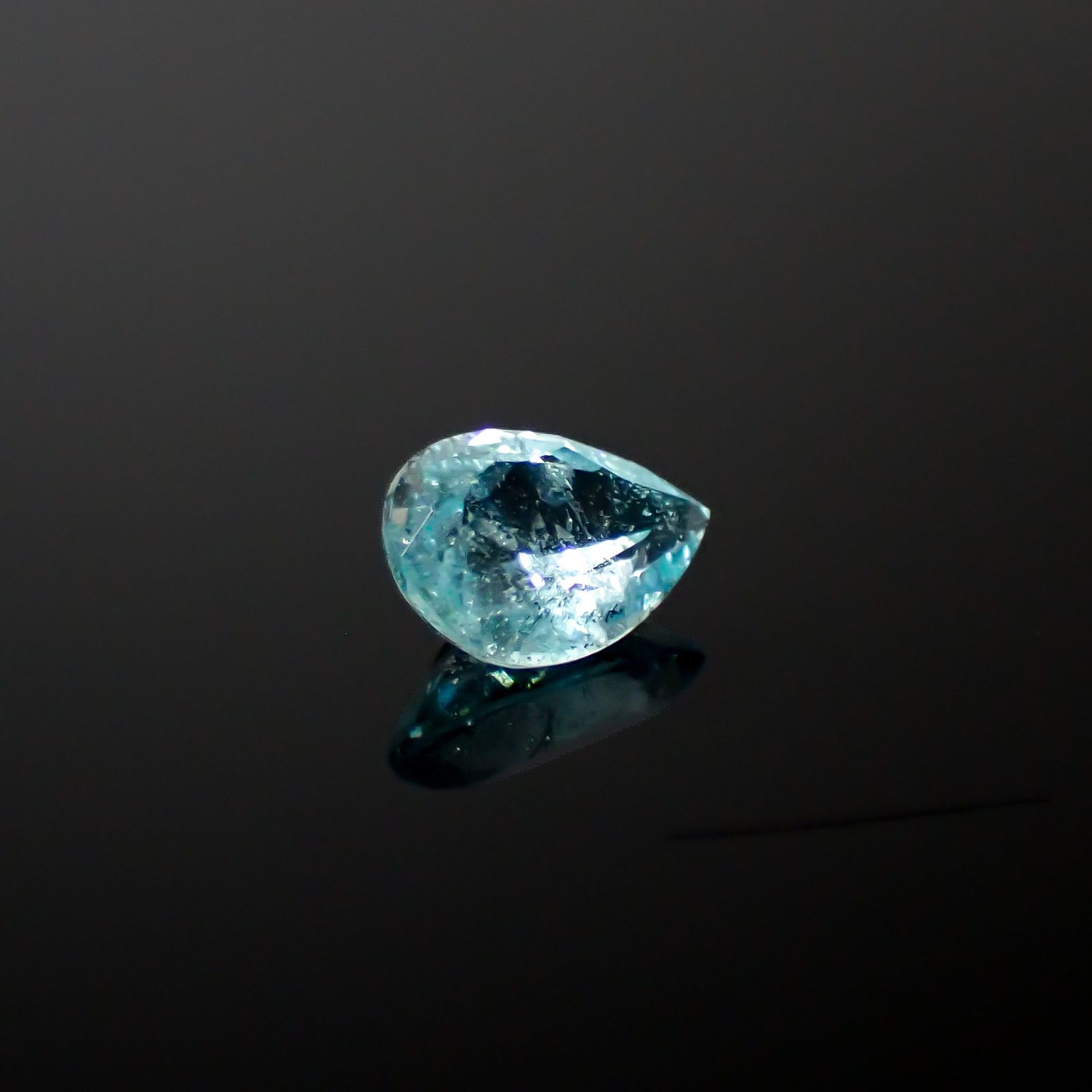 パライバトルマリン ブラジル産 0.33ct[240928744]5.6x4mm前後