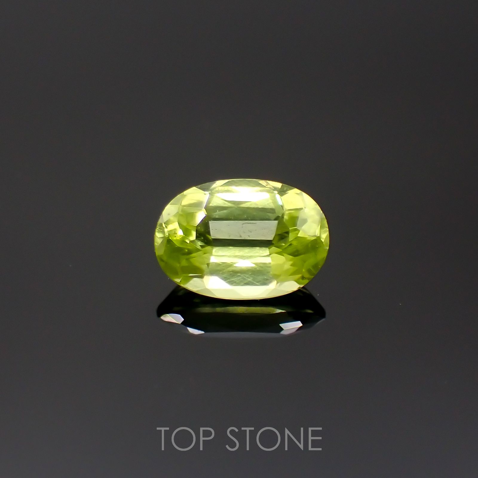 グリーンエンスタタイト(宝石名グリーン・エンスタタイト)カメルーン産 0.54ct 識別済[220917600]6.2x4.3mm前後