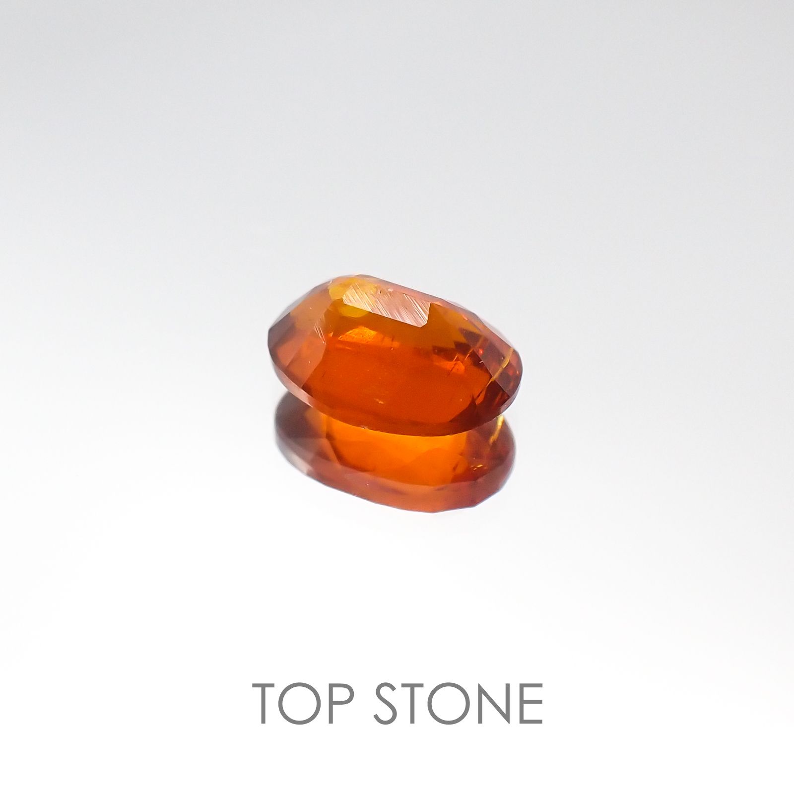 オレンジカイヤナイト タンザニア産 ルース 1.56ct[20105991]8.1×6.1mm前後