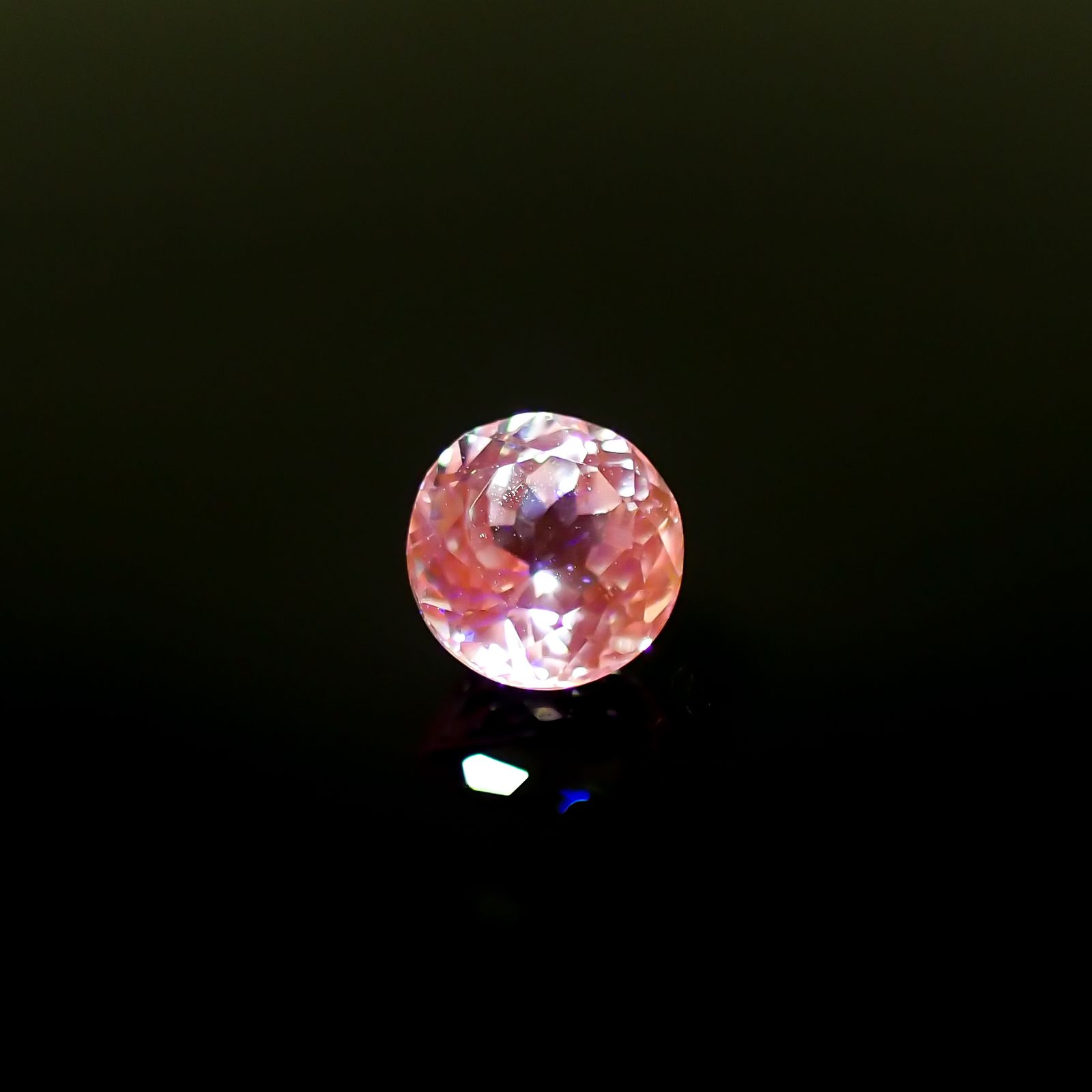 クンツァイト アフガニスタン産 1.05ct[240125350]6.2x6.2mm前後