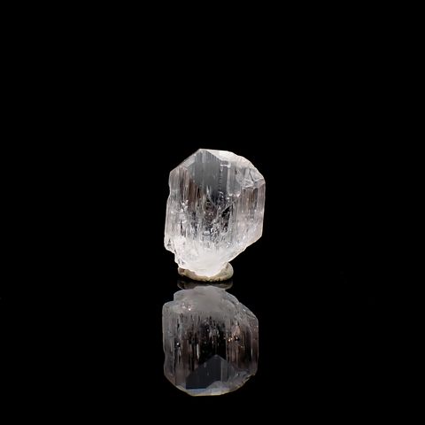 ダンビュライト原石 メキシコ産 12.69ct / 17.4x13.2mm前後 [260532168]