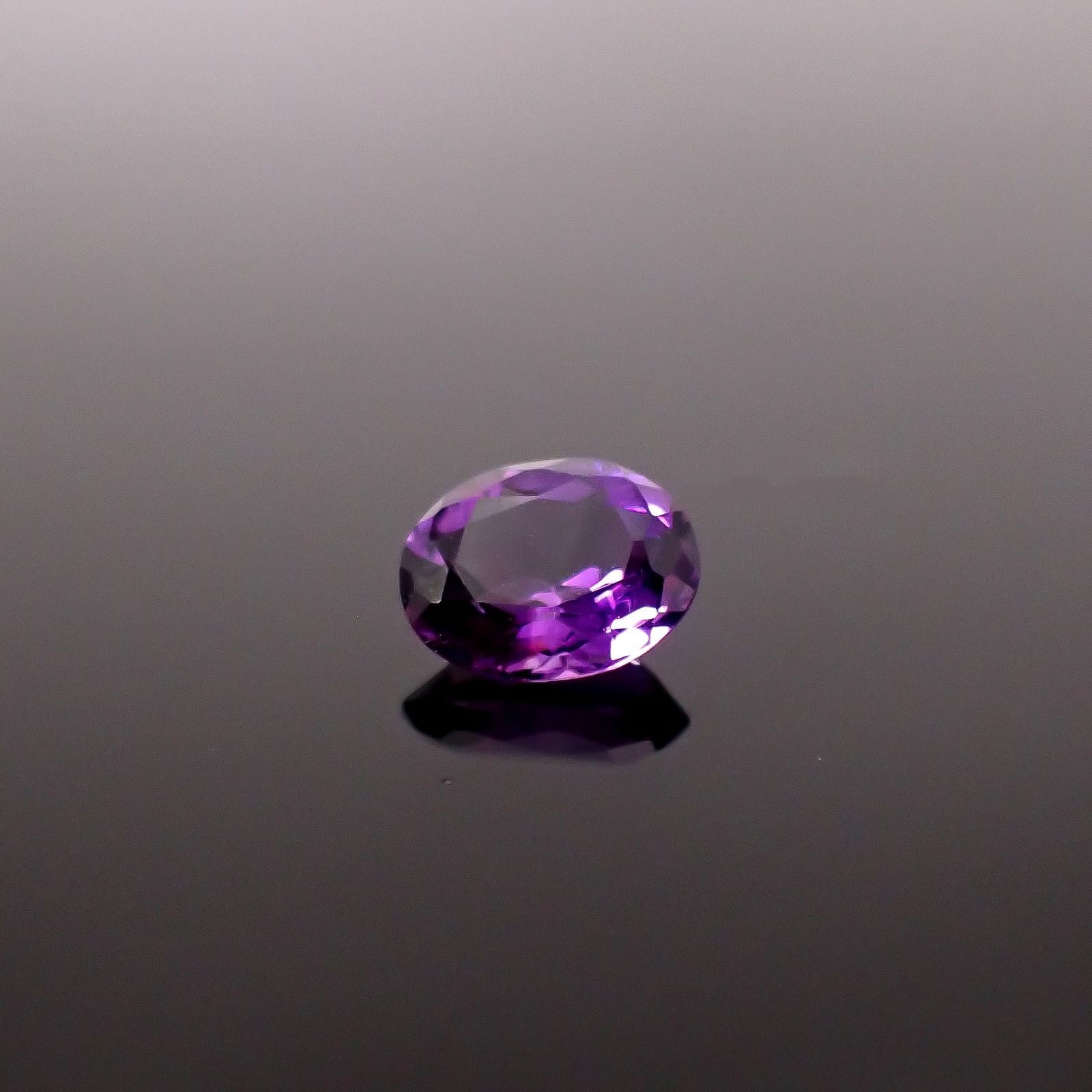 カラーシフトアメジスト ブラジル/ウルグアイ産 1.18ct / 8.1x6.3mm前後 [260131641]