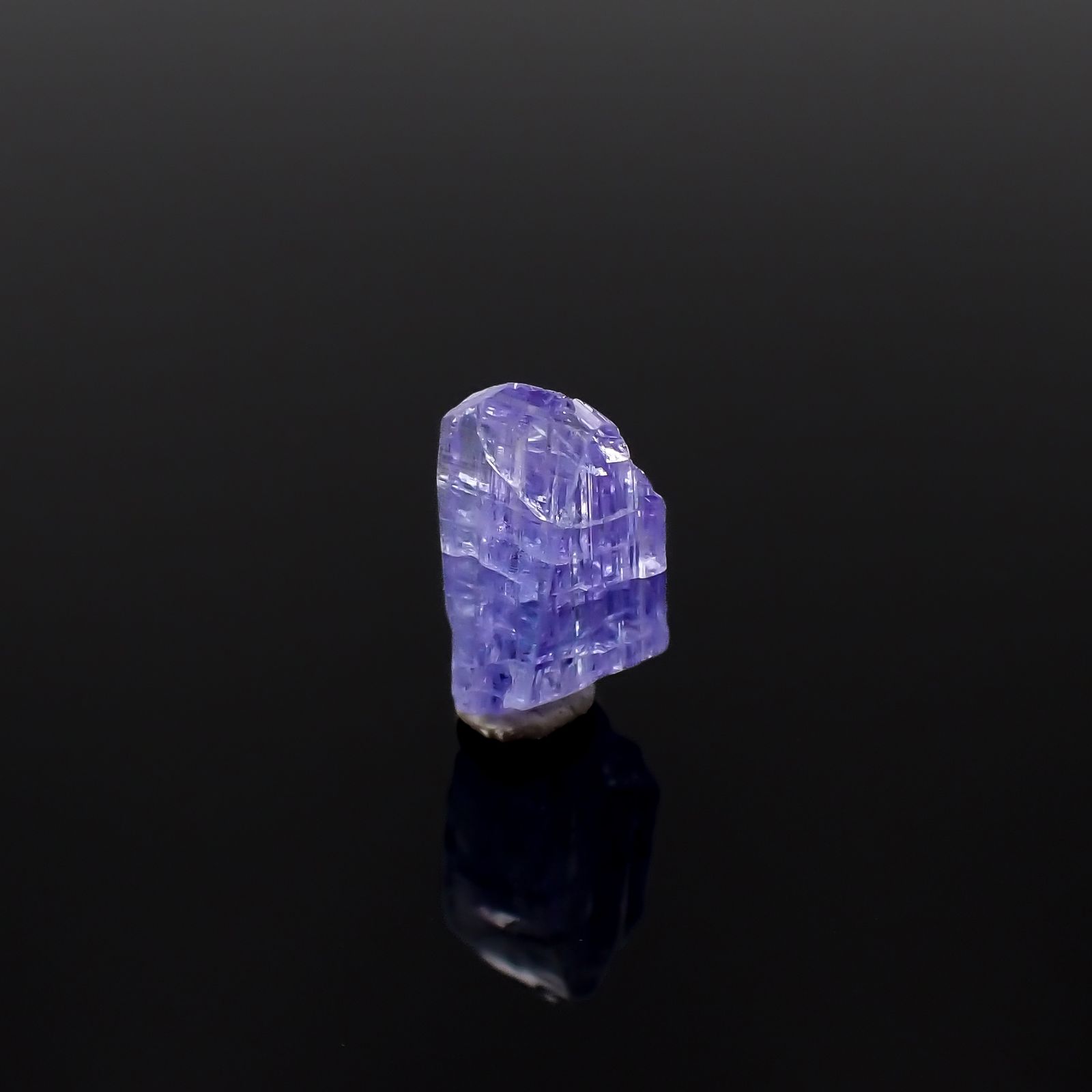 タンザナイト 原石(宝石名タンザナイト)タンザニア産 4.07ct 識別済[231224909]12.2x7.6mm前後