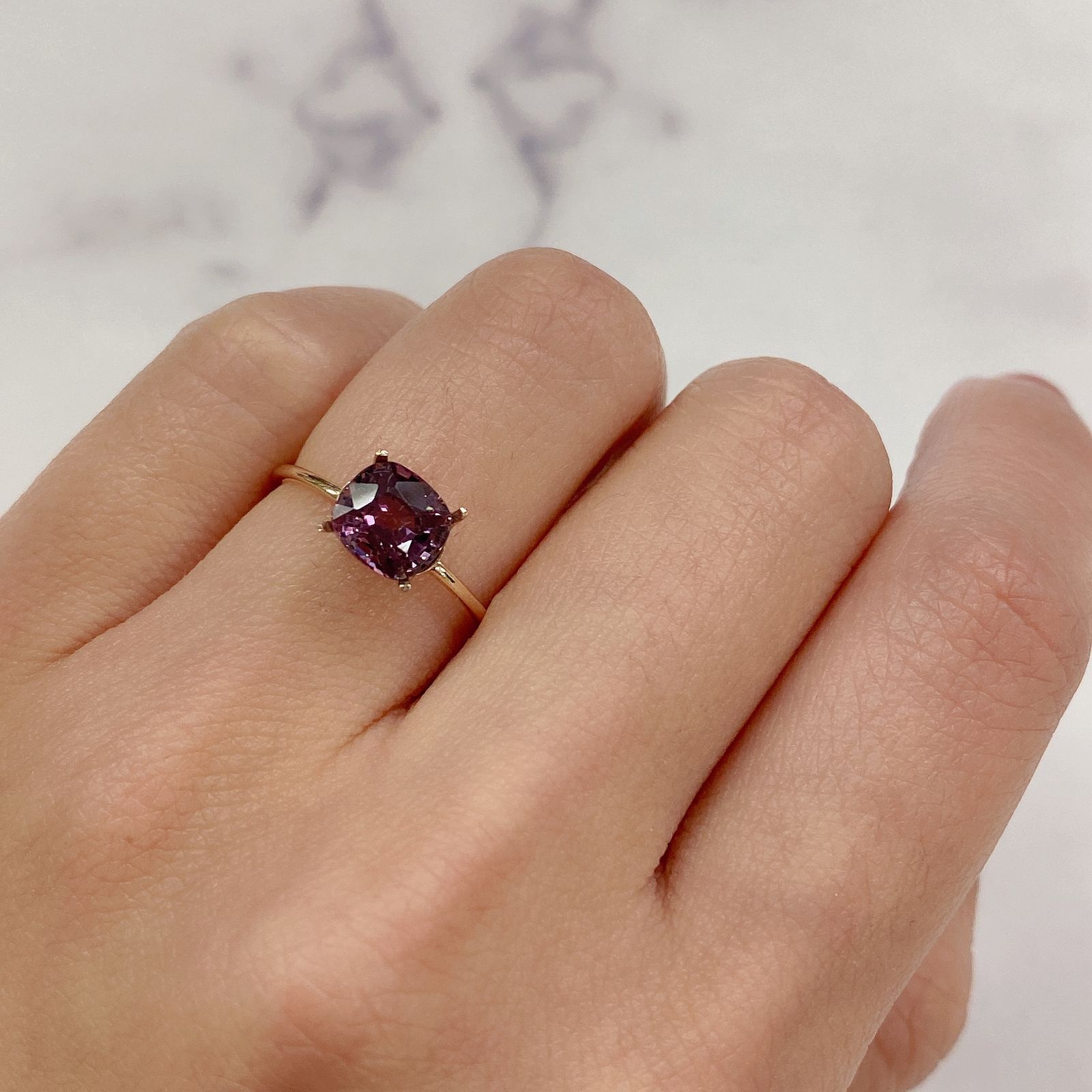パープルスピネル(宝石名スピネル) ビルマ産 1.51ct 識別済[20128673]7×6.4mm前後