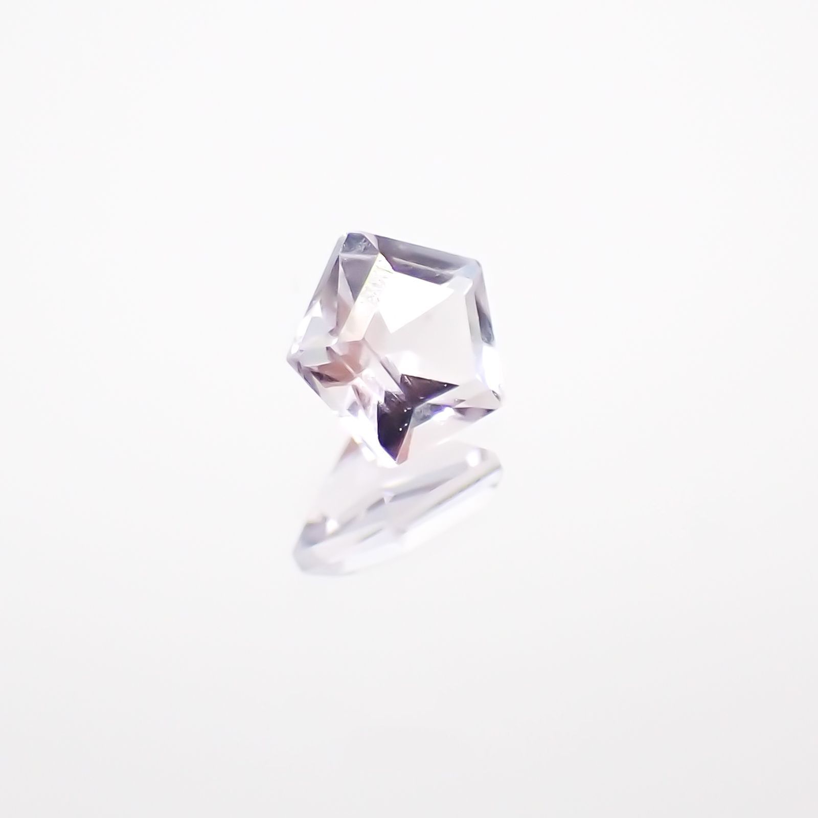 <ランダムセレクト1個販売> ◇ペンタゴンカット◇ピンクアメジストSA(宝石名アメシスト/ライト・カラー) ブラジル産 0.21ct前後 識別済[20128154]4×4mm前後