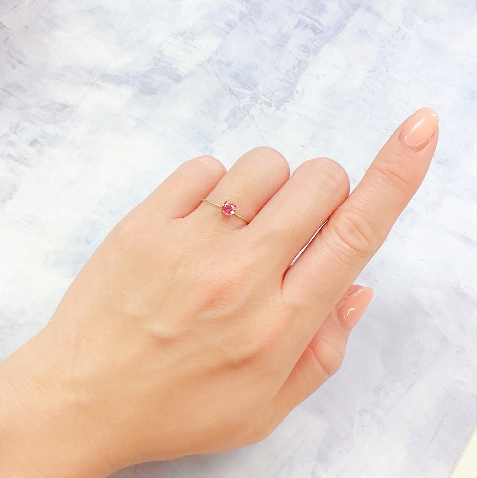 ホットピンクスピネル(宝石名ピンク・スピネル)タンザニア産 0.32ct 識別済[230120031]4.1x4.1mm前後