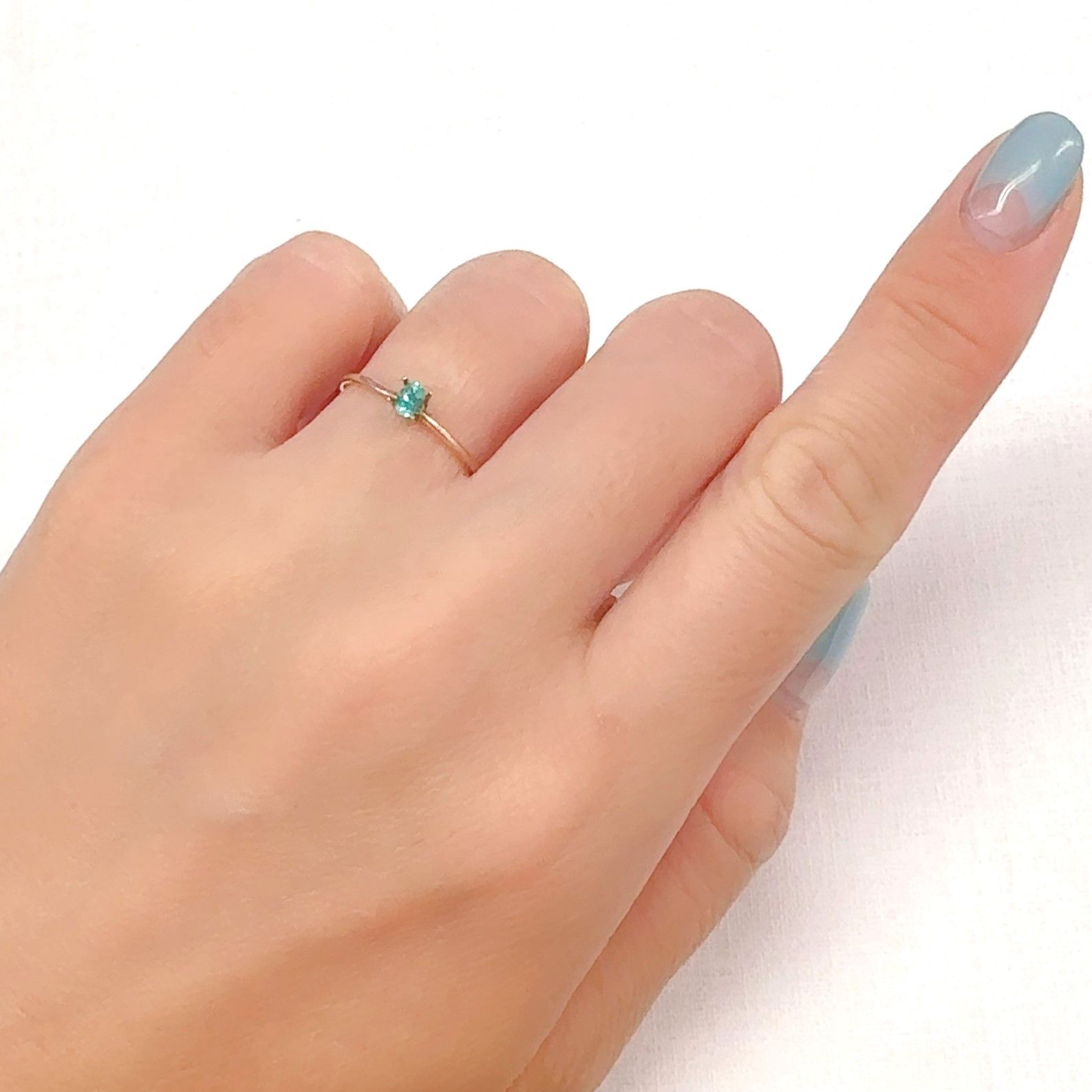 パライバトルマリン ブラジル・ムルング鉱山産 0.12ct[240928750]3.6x2.5mm前後