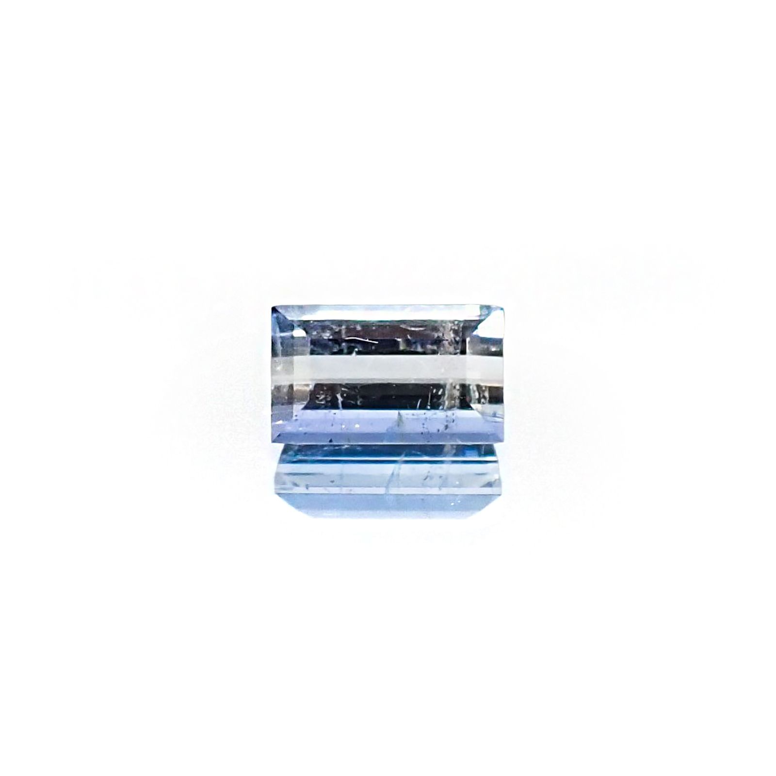 ジェレメジェバイト(宝石名エレメジェバイト) ナミビア産 ソ付(彩珠) 0.494ct / 5.6×3.5mm前後 [20085121]