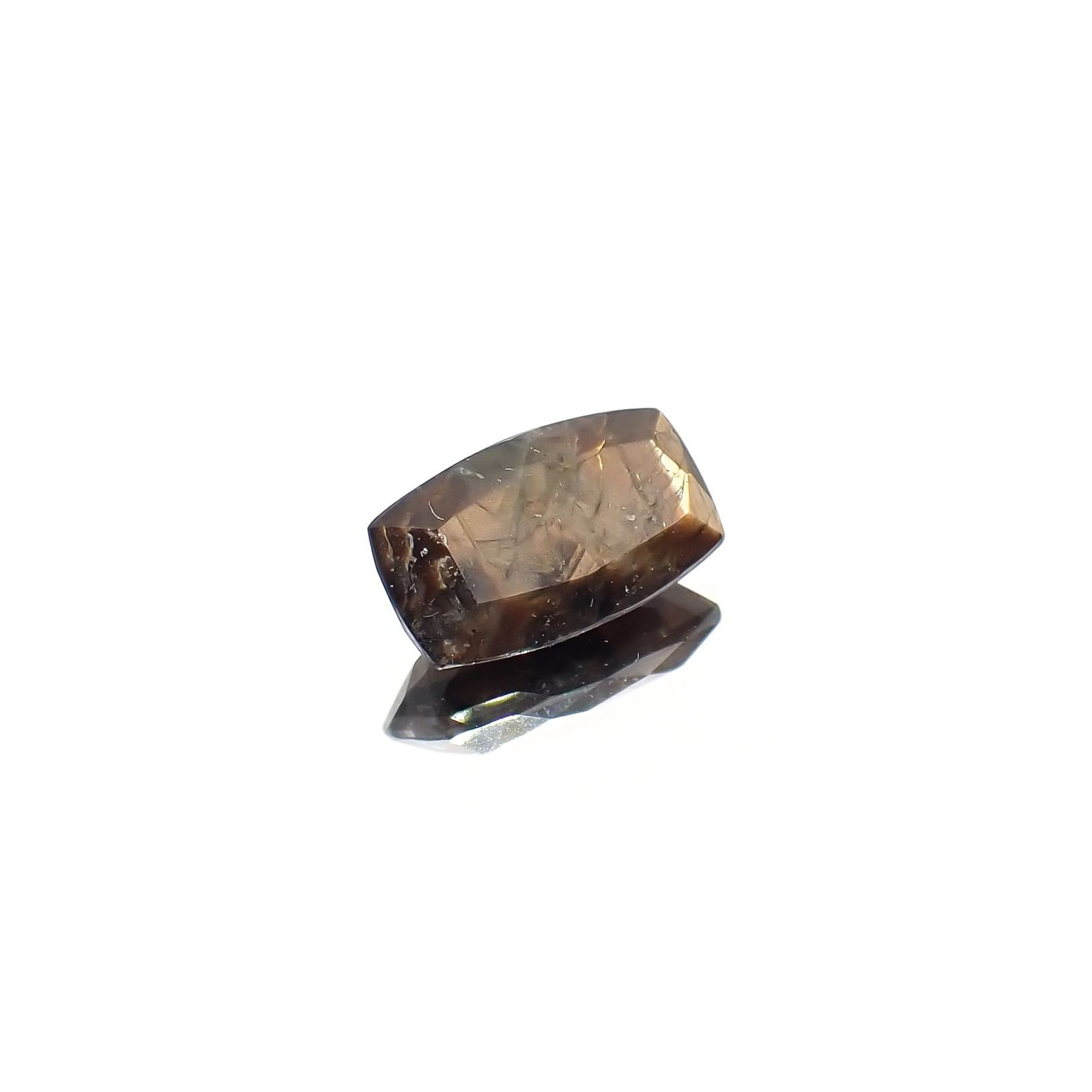 ゴールドシーンサファイア非加熱 ケニア産 4.73ct / 12.9x7.4mm前後 [230321338]