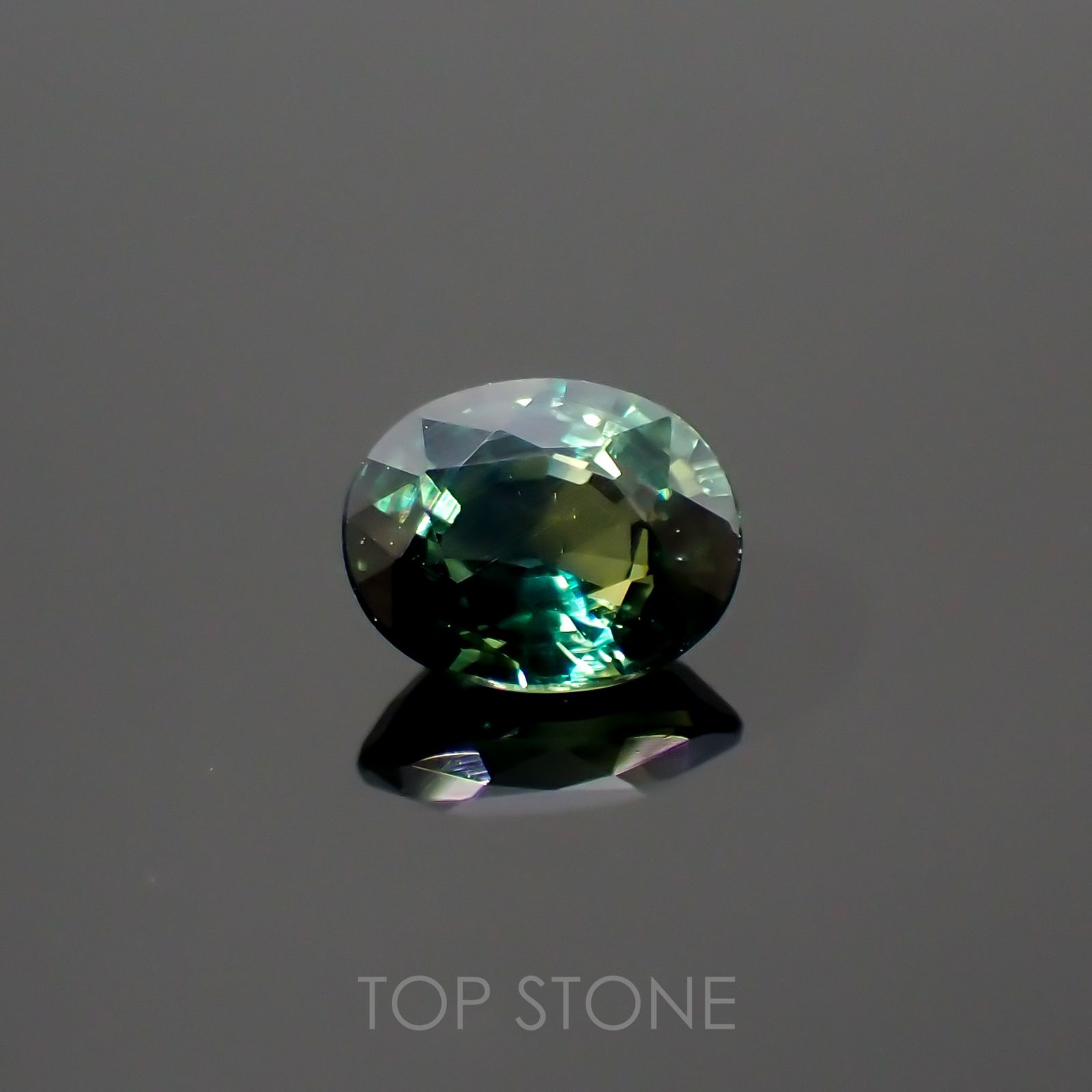バイカラーサファイア(宝石名バイカラー・サファイア)マダガスカル/オーストラリア産 0.45ct 識別済[220114060]4.8x3.9mm前後