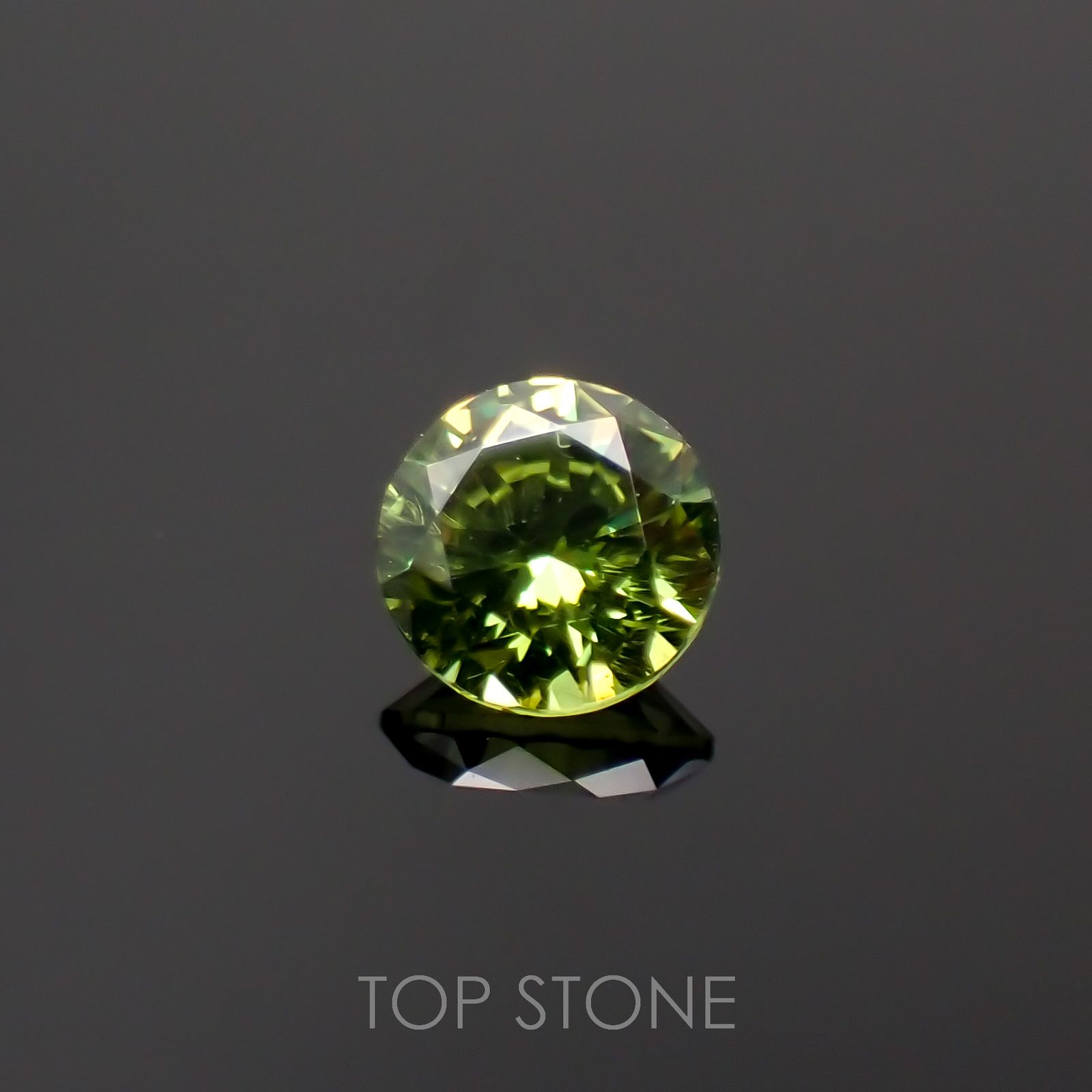 デマントイドガーネット(宝石名デマントイド・ガーネット)ロシア産 0.17ct 識別済[221119164]3.3x3.3mm前後