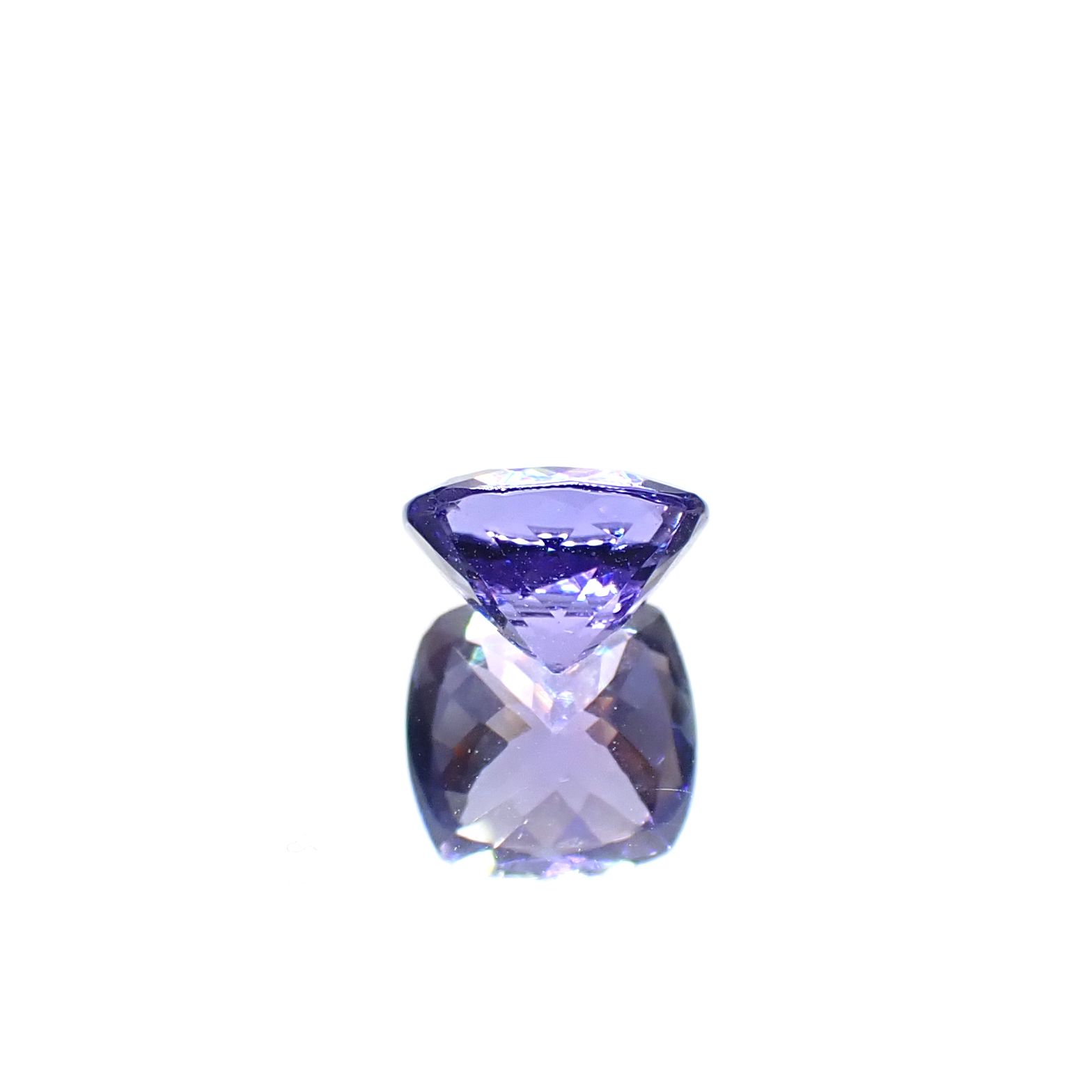 タンザナイト(宝石名タンザナイト)タンザニア産 識別済 1.83ct / 7.4x7.4mm前後 [251031244]