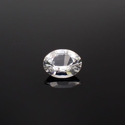 カラーレスサファイア スリランカ産 0.65ct[240527487]6.1x4.8mm前後