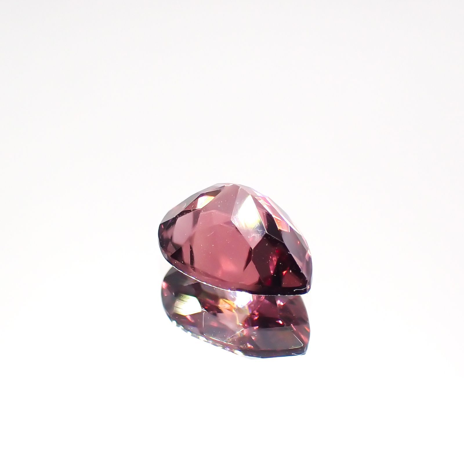 ピンクジルコン(宝石名ジルコン)スリランカ/カンボジア産 1.58ct 識別済[220114927]8x5.9mm前後