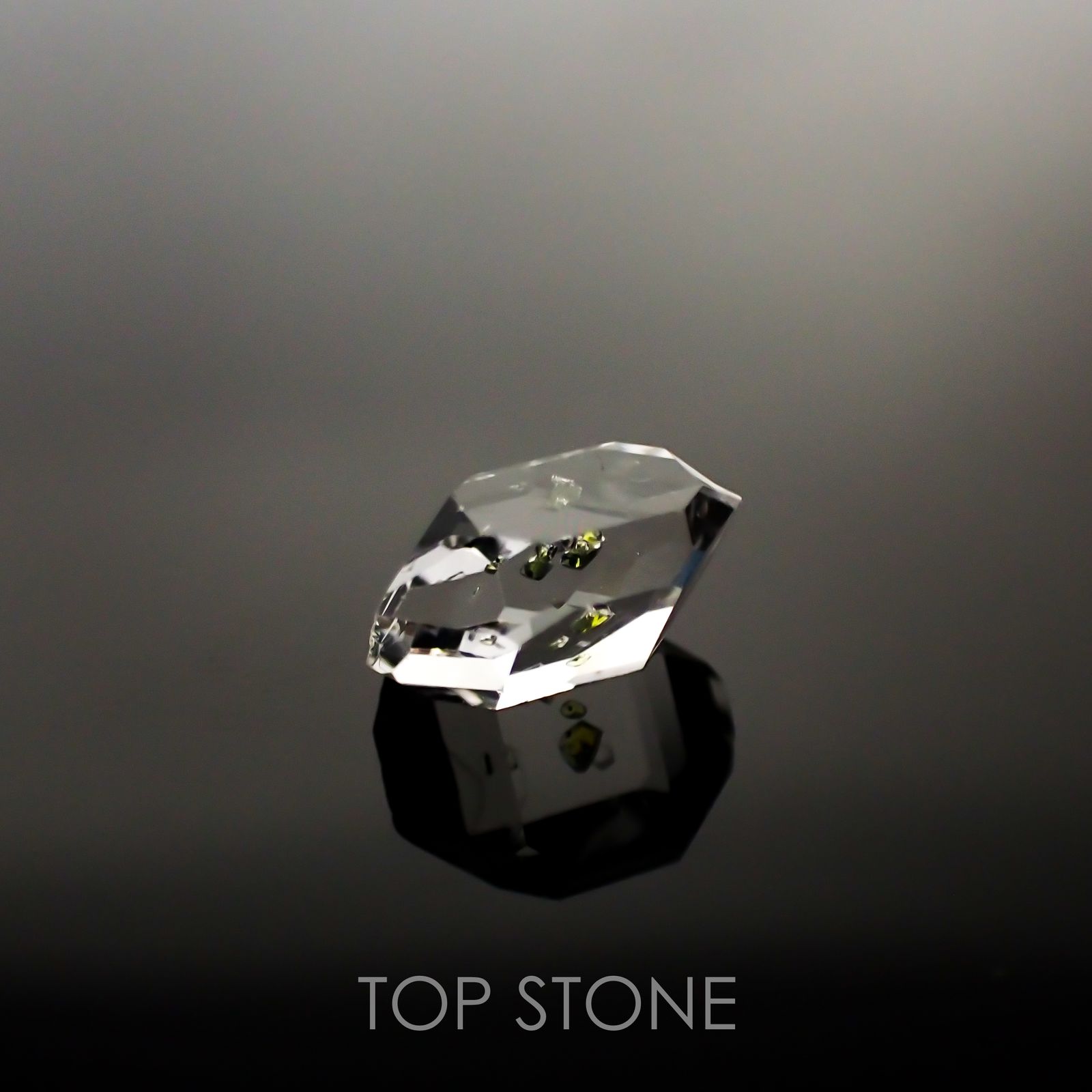 オイルインクォーツ パキスタン産 ルース 3.45ct[210811438]11.6×8.7mm前後