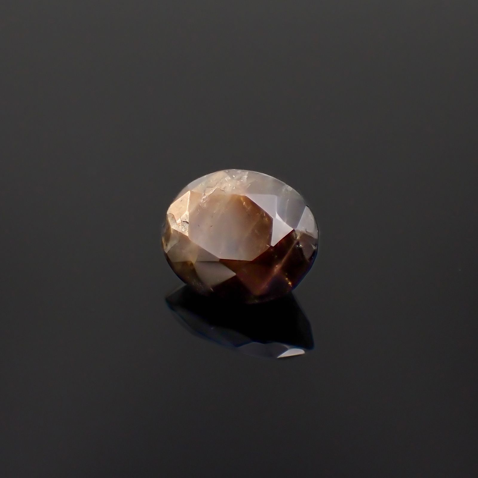 ゴールドシーンサファイア非加熱 ケニア産 3.94ct[230321335]10x8.1mm前後