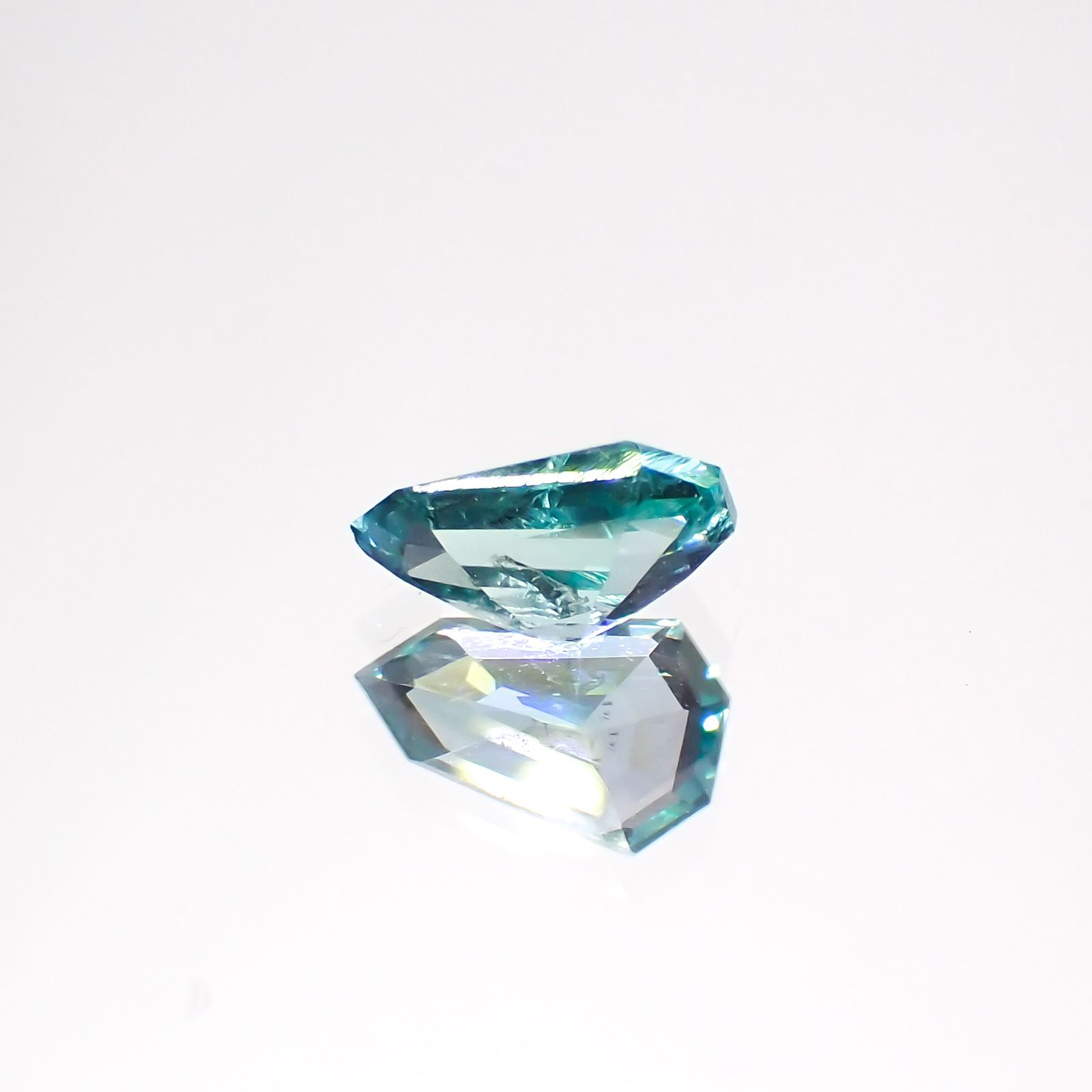 ◇カスタムカット◇ブルーコーネルピン タンザニア産 0.36ct[231224501]5.9x3.7mm前後