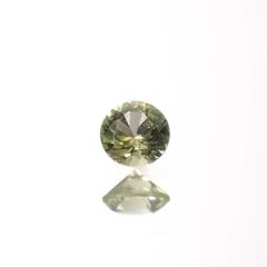パラサイティックペリドット(宝石名ペリドット)採取地：ロシア 0.041ct 識別済[240627929]2.2x2.2mm前後