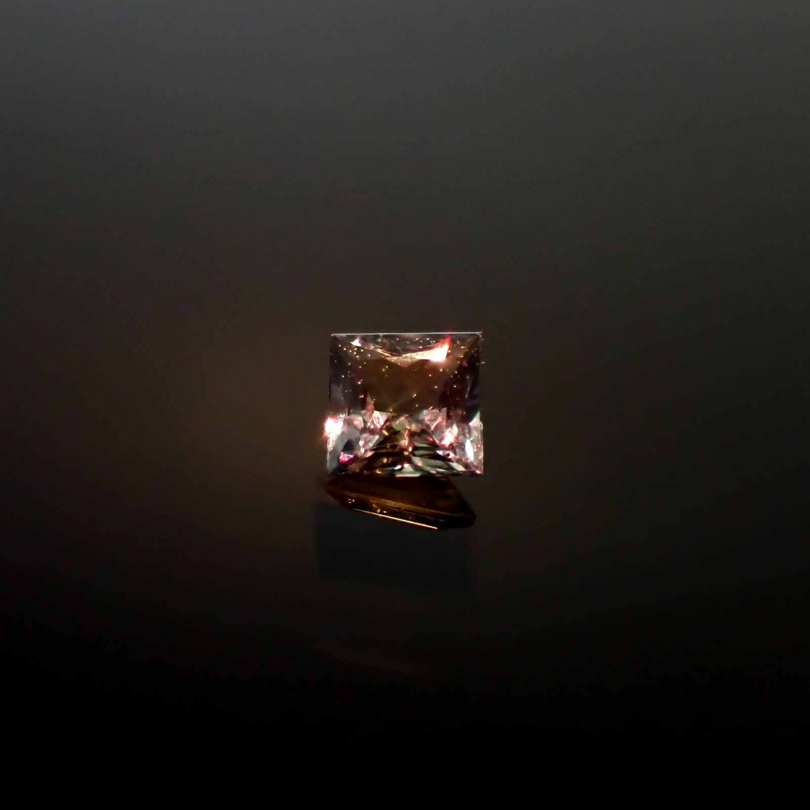 ◇プリンセスカット◇アレキサンドライト ブラジル産/EmeraldMain社製 0.12ct [250330063]2.8x2.8mm前後