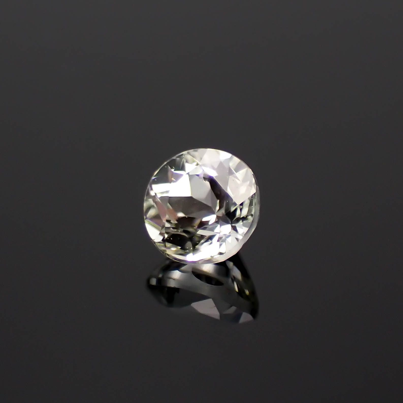 リューコガーネット ビルマ産 0.25ct[230421419]3.5x3.5mm前後