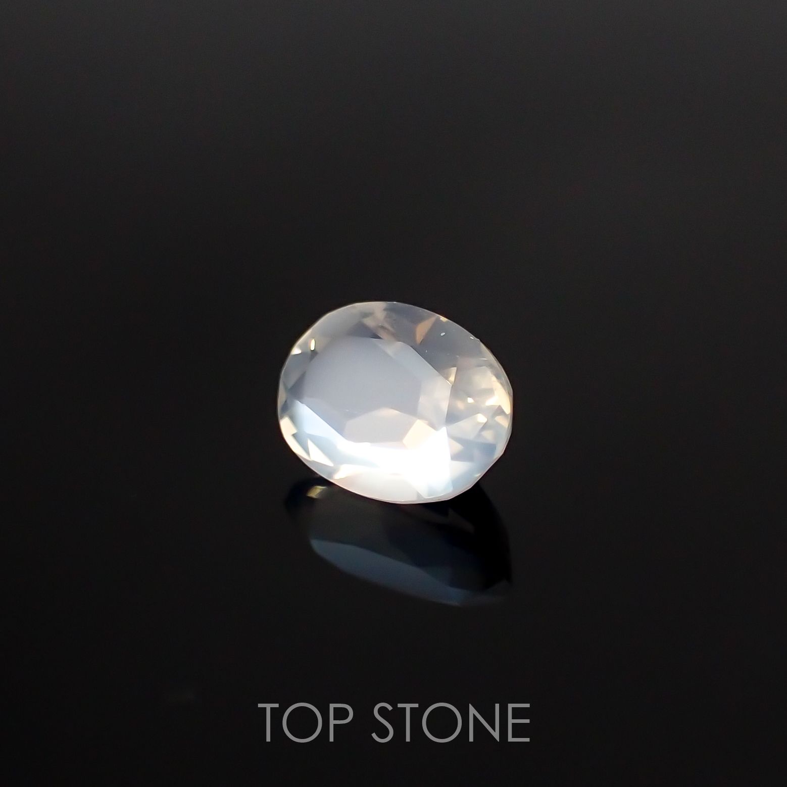 ムーンストーン インド・スリランカ産 ルース 0.73ct[210611348]7.1×5.1mm前後