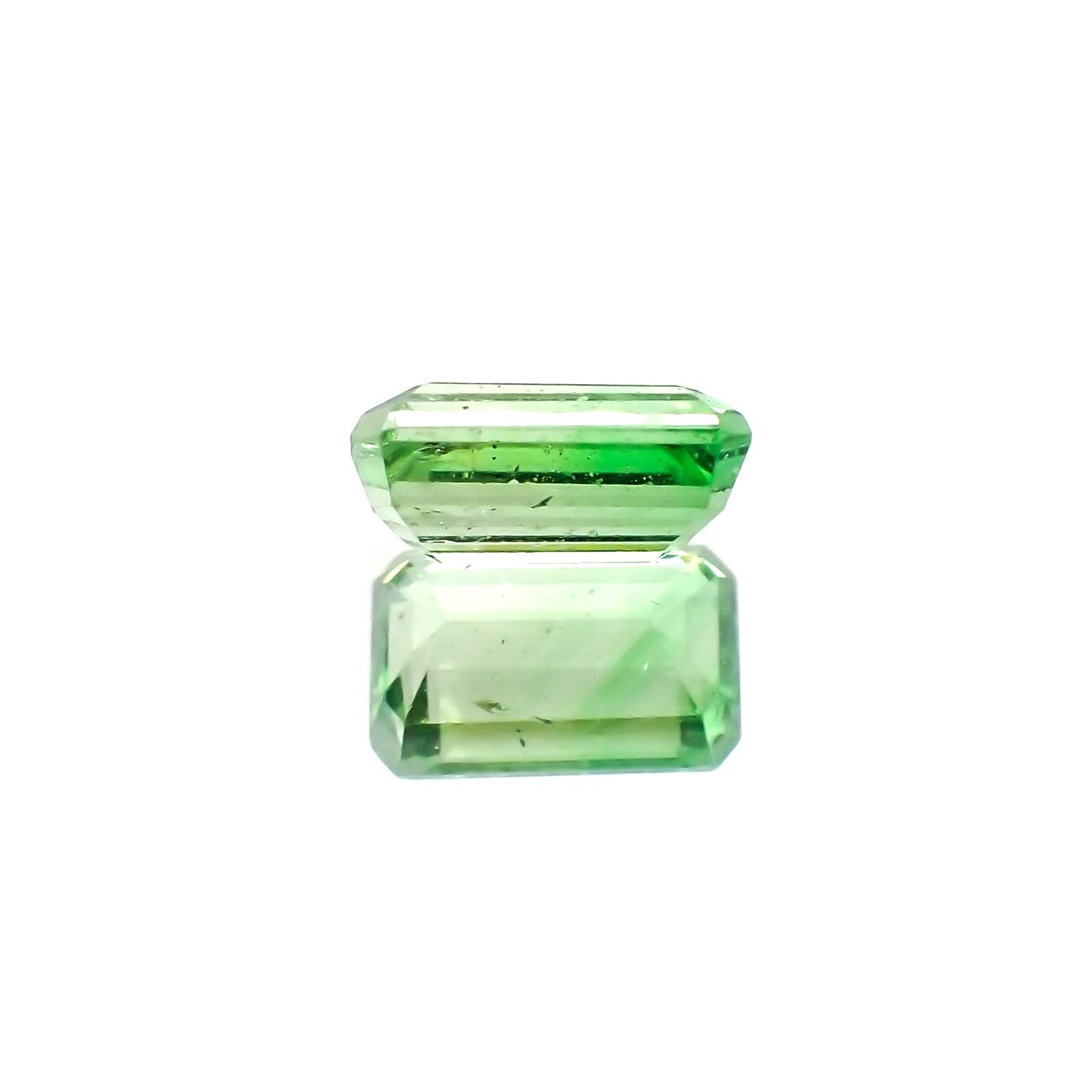 バイカラーツァボライト(宝石名グリーン グロッシュラー・ガーネット)タンザニア産 識別済 1.45ct / 7.7x4.8mm前後 [231124266]