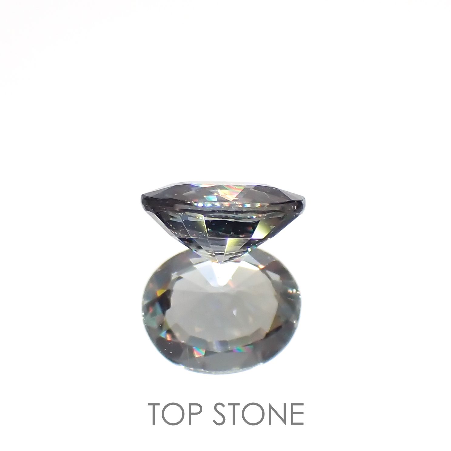 カラーチェンジガーネット アレキタイプ(宝石名ガーネット)マダガスカル・ベキリー産 0.52ct 識別済[220716953]5.4x4.5mm前後