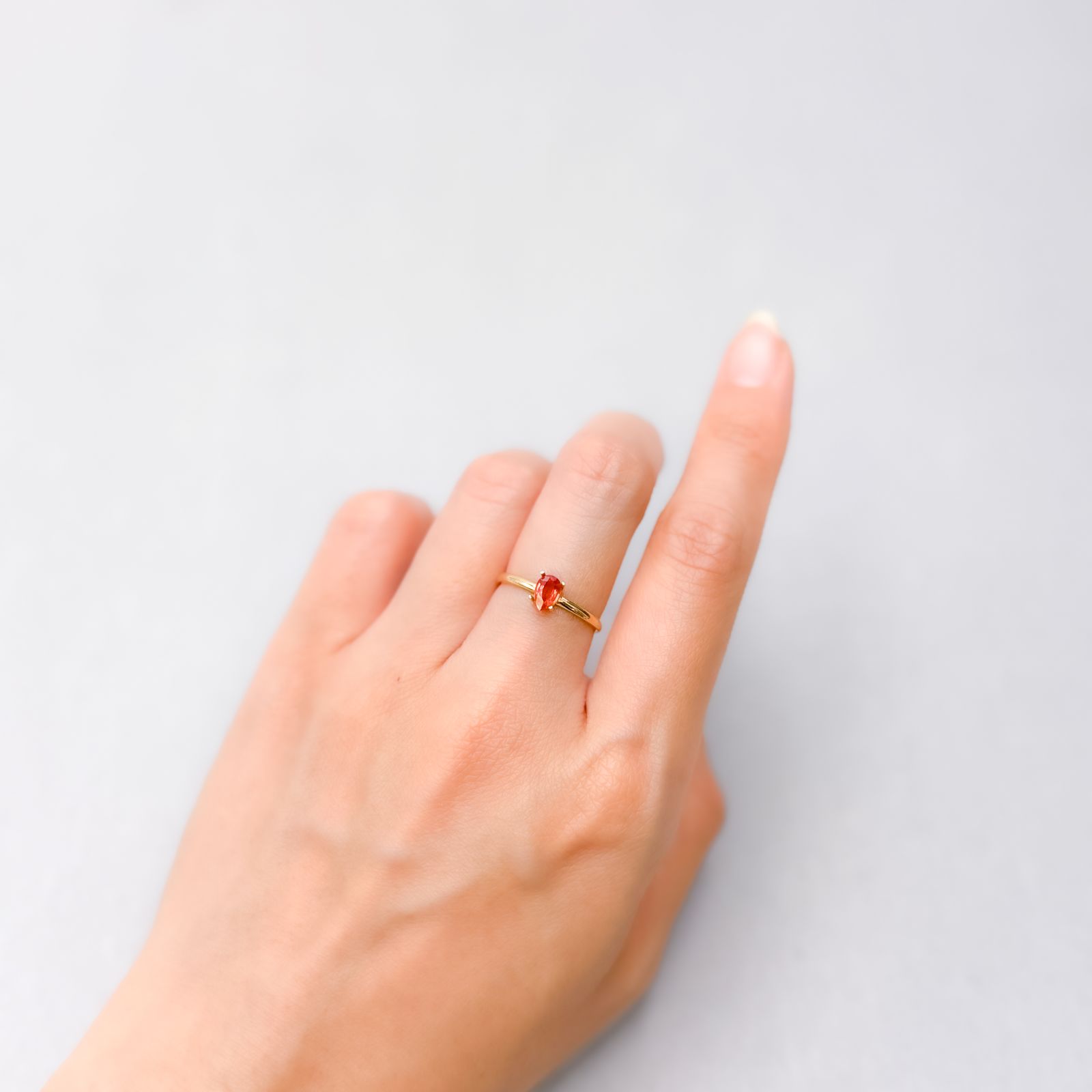 オレンジスピネル タンザニア産 0.39ct [250530341]5.7x3.8mm