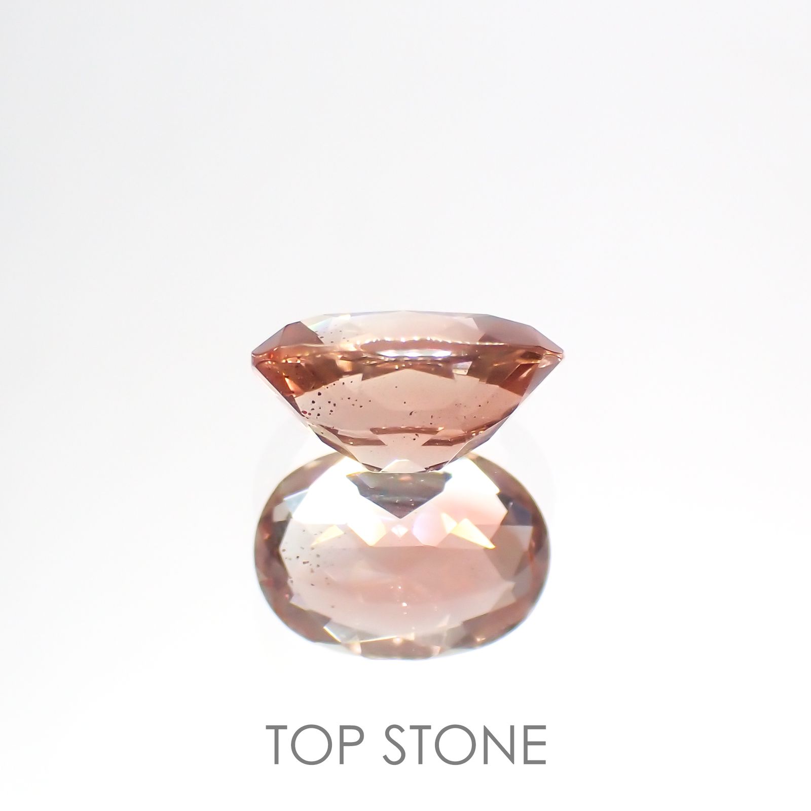 オレゴンサンストーン(宝石名ラブラドライト) アメリカ・オレゴン州産 0.76ct 識別済[20074131]7.1×5.2mm前後