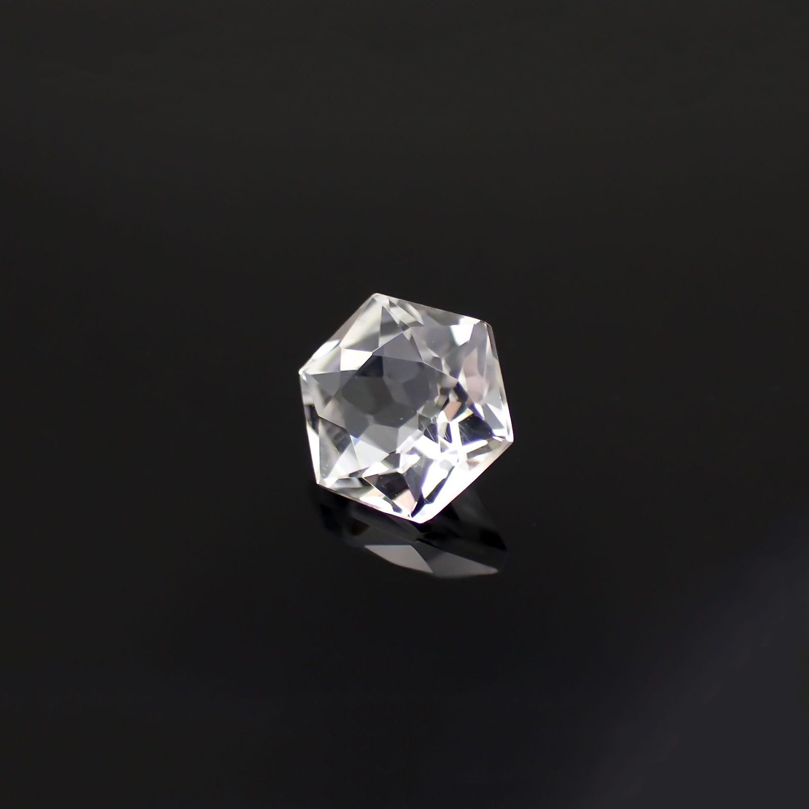 ◇ヘキサゴンカット◇ホワイトトパーズ ブラジル産 1.10ct[221018504]6x6mm前後