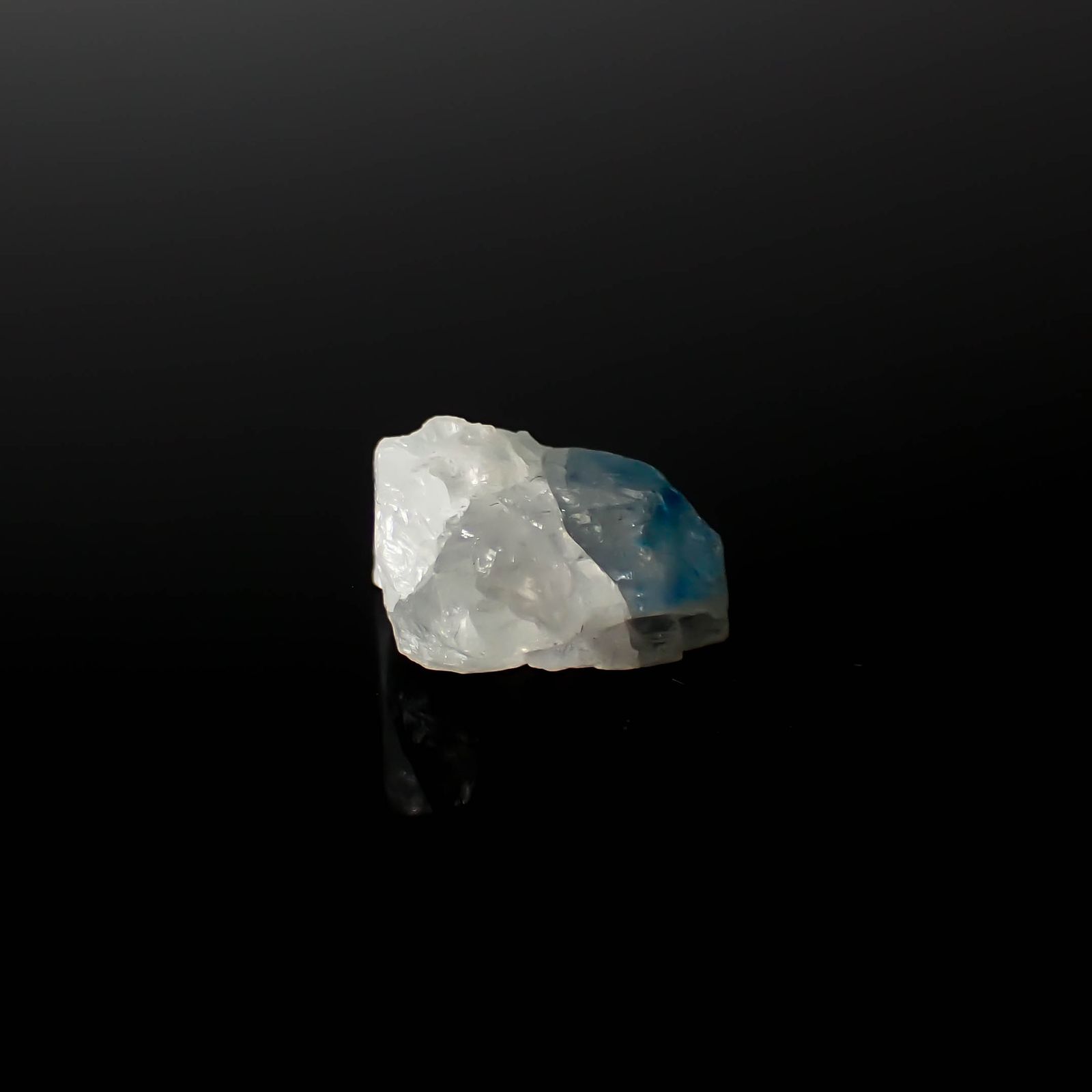 ユークレース 原石 ブラジル産 3.88ct[240928830]10.5x9.4mm前後