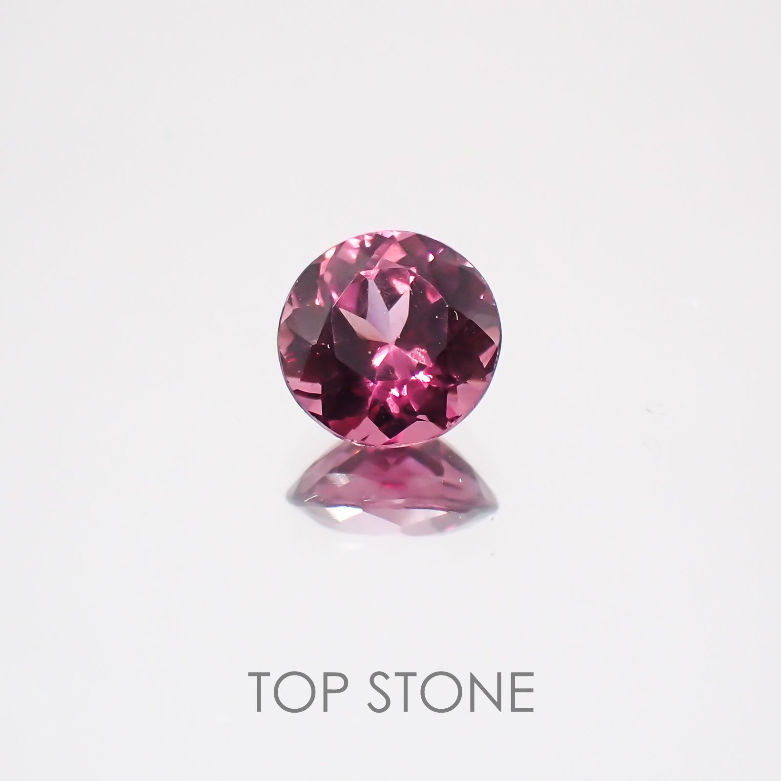 カラーチェンジマラヤガーネット タンザニア産 ルース 0.69ct[21059664]5.4×5.4mm前後