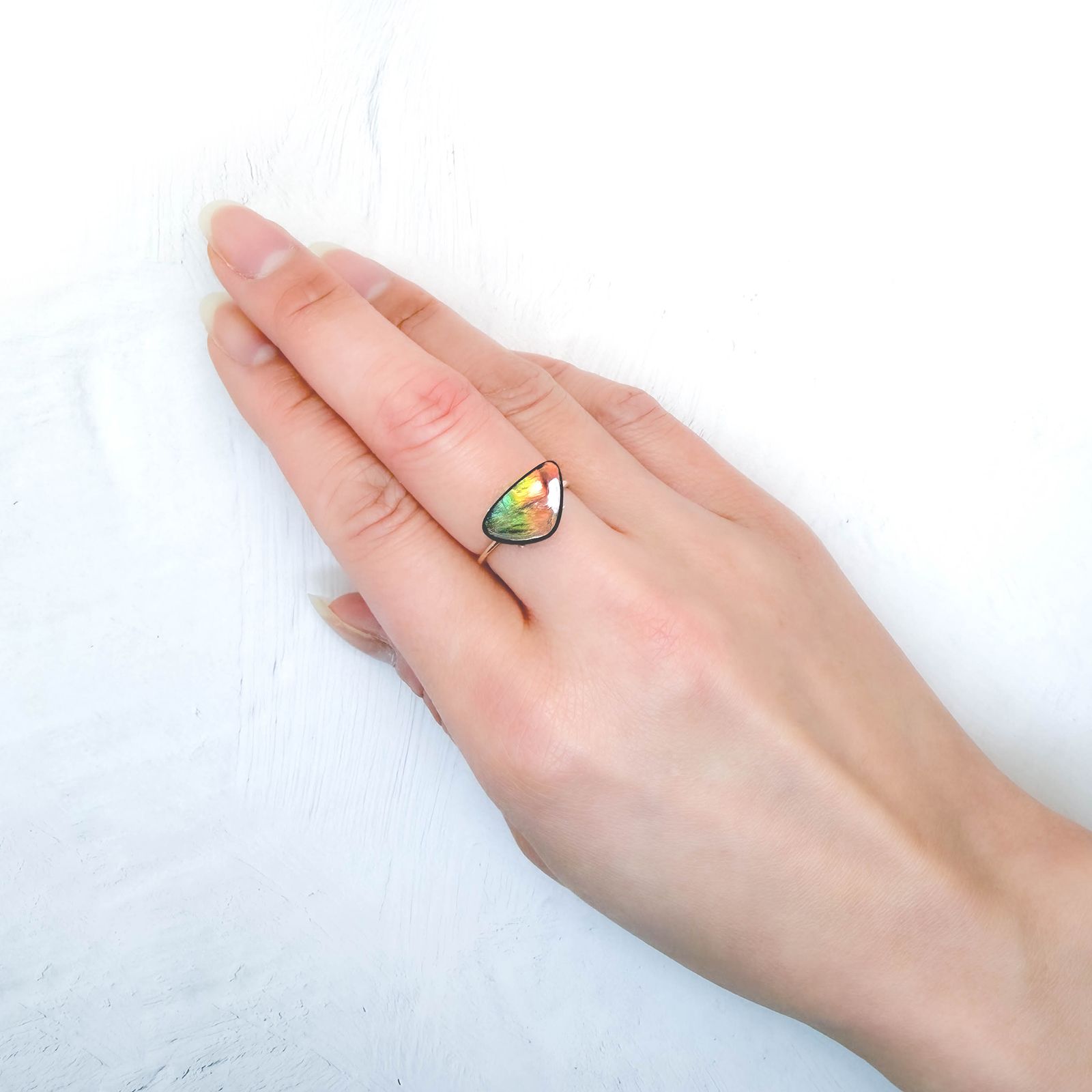 ◇フリーフォーム◇アンモライト トリプレット カナダ産 5.23ct / 14x8.9mm前後 [260331792]