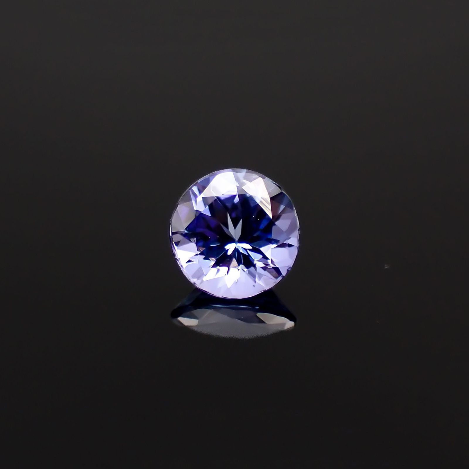 タンザナイト(宝石名タンザナイト)タンザニア産 0.57ct 識別済[230120196]5.5x5.4mm前後