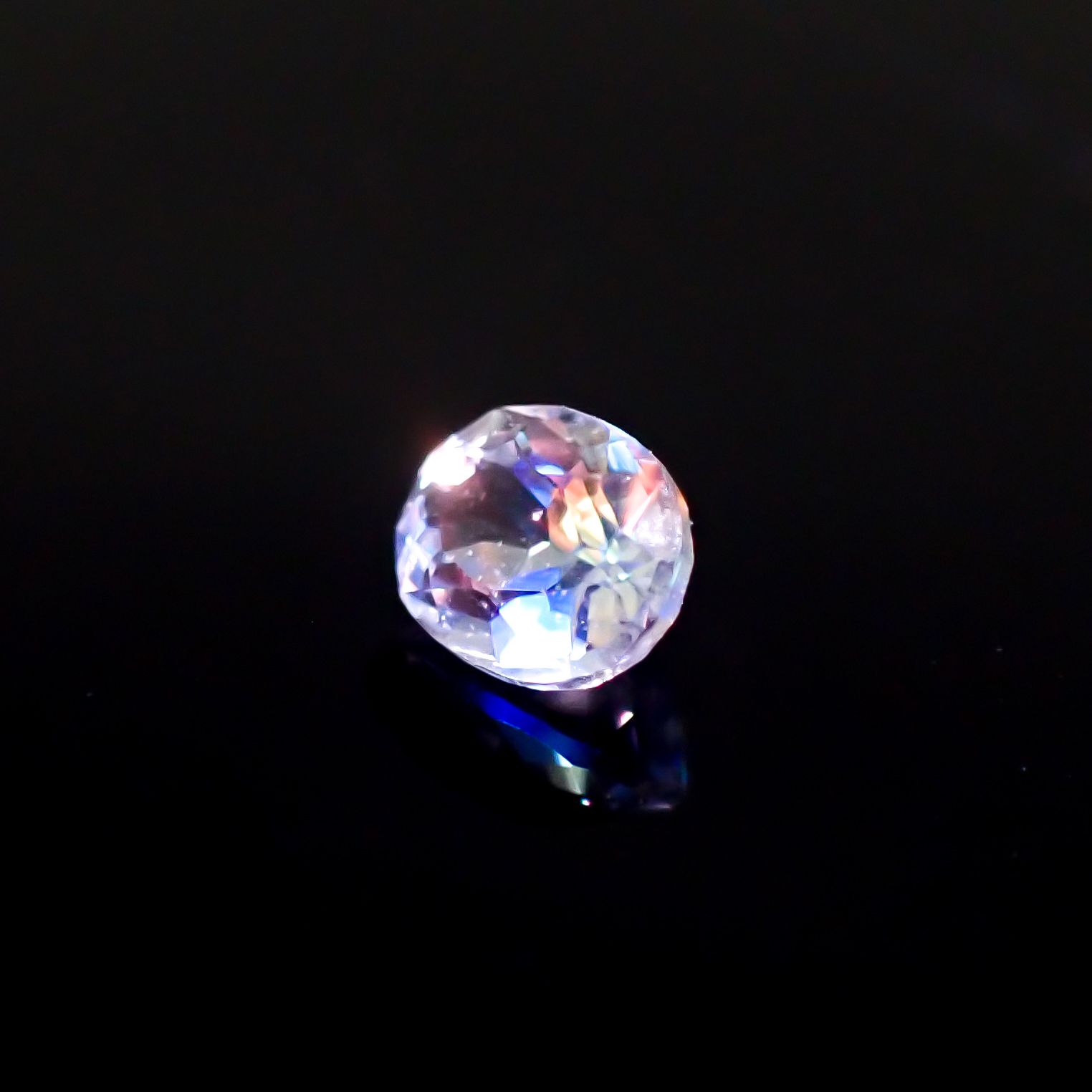 レインボームーンストーン(宝石名ラブラドライト)タンザニア産 0.29ct 識別済[241029205]4.9x3.8mm前後