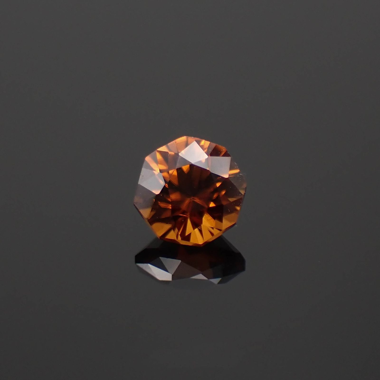 ◇オクタゴンカット◇オレンジジルコン(宝石名ジルコン)スリランカ/カンボジア産 0.87ct 識別済[230320999]4.9x4.8mm前後