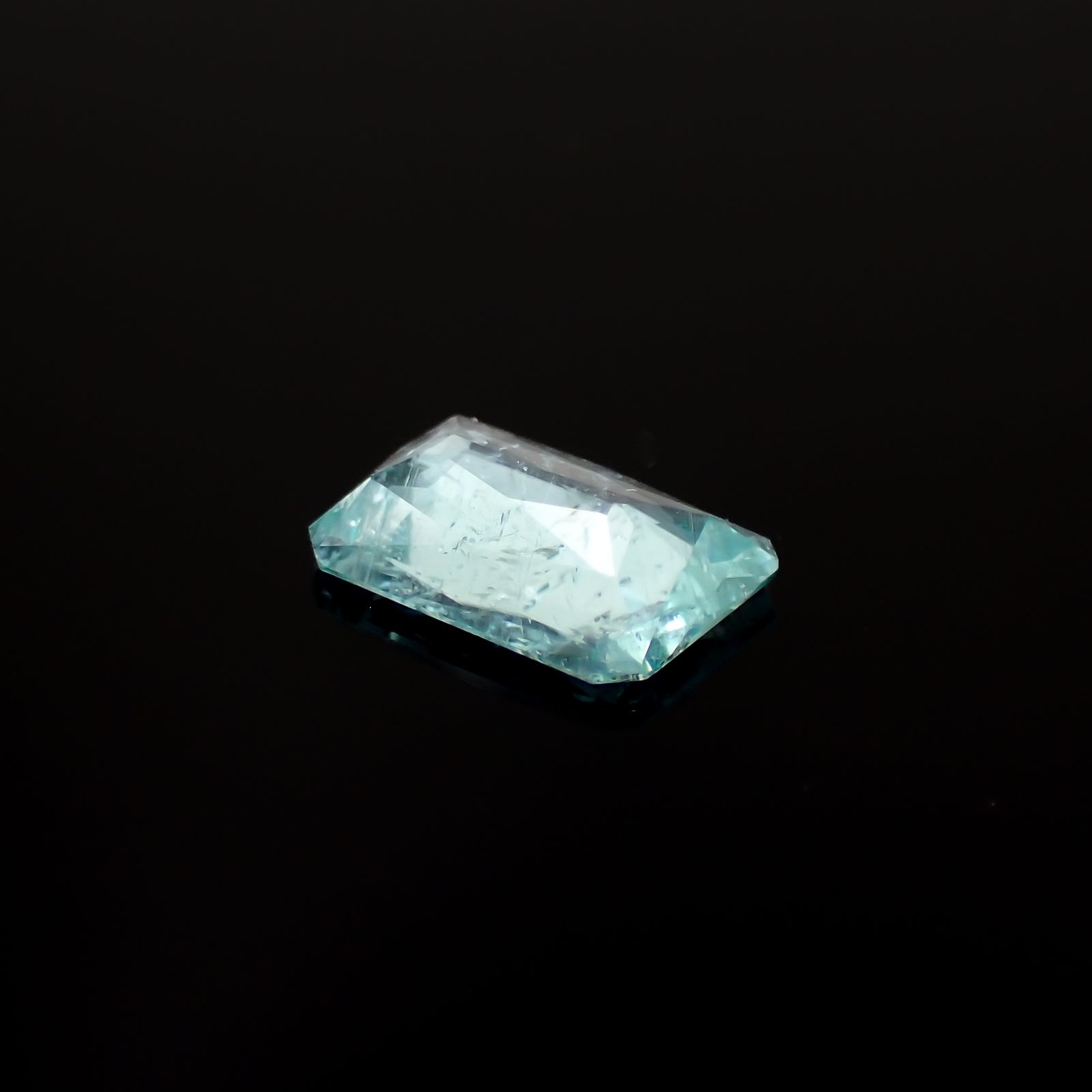 パライバトルマリン(宝石名トルマリン/別名パライバ・トルマリン)モザンビーク産 2.283ct ソ付(宝貴協)[230421880]10.92x7.59mm前後