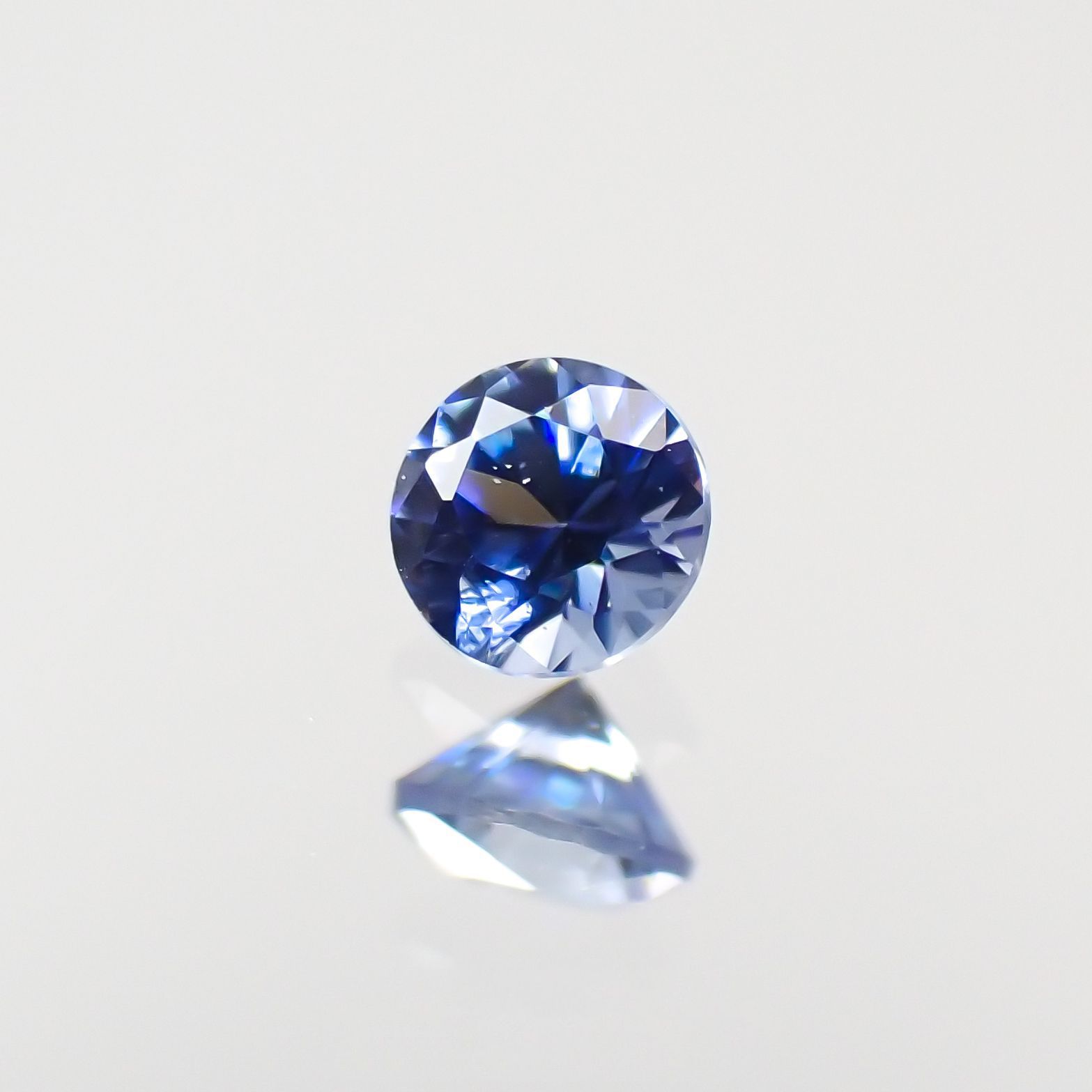 ベニトアイト アメリカ・カリフォルニア州産 0.040ct[221118980]2x2mm前後