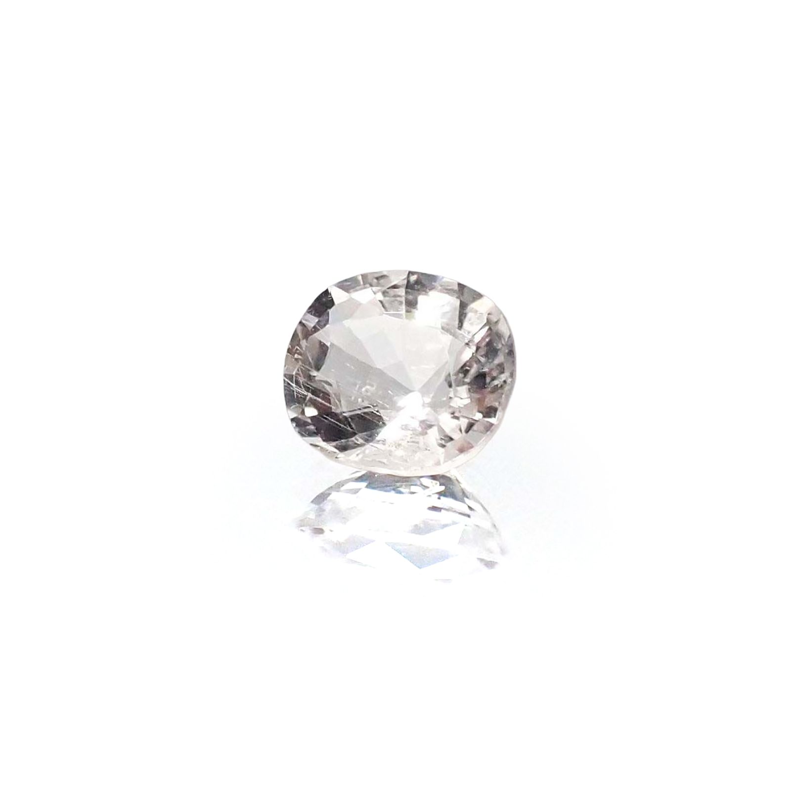 ポードレッタイト カラーレス(宝石名ホワイト・ポードレッタイト)ビルマ産 ソ付(彩珠) 0.515ct / 5.7x5.1mm前後 [260722817]