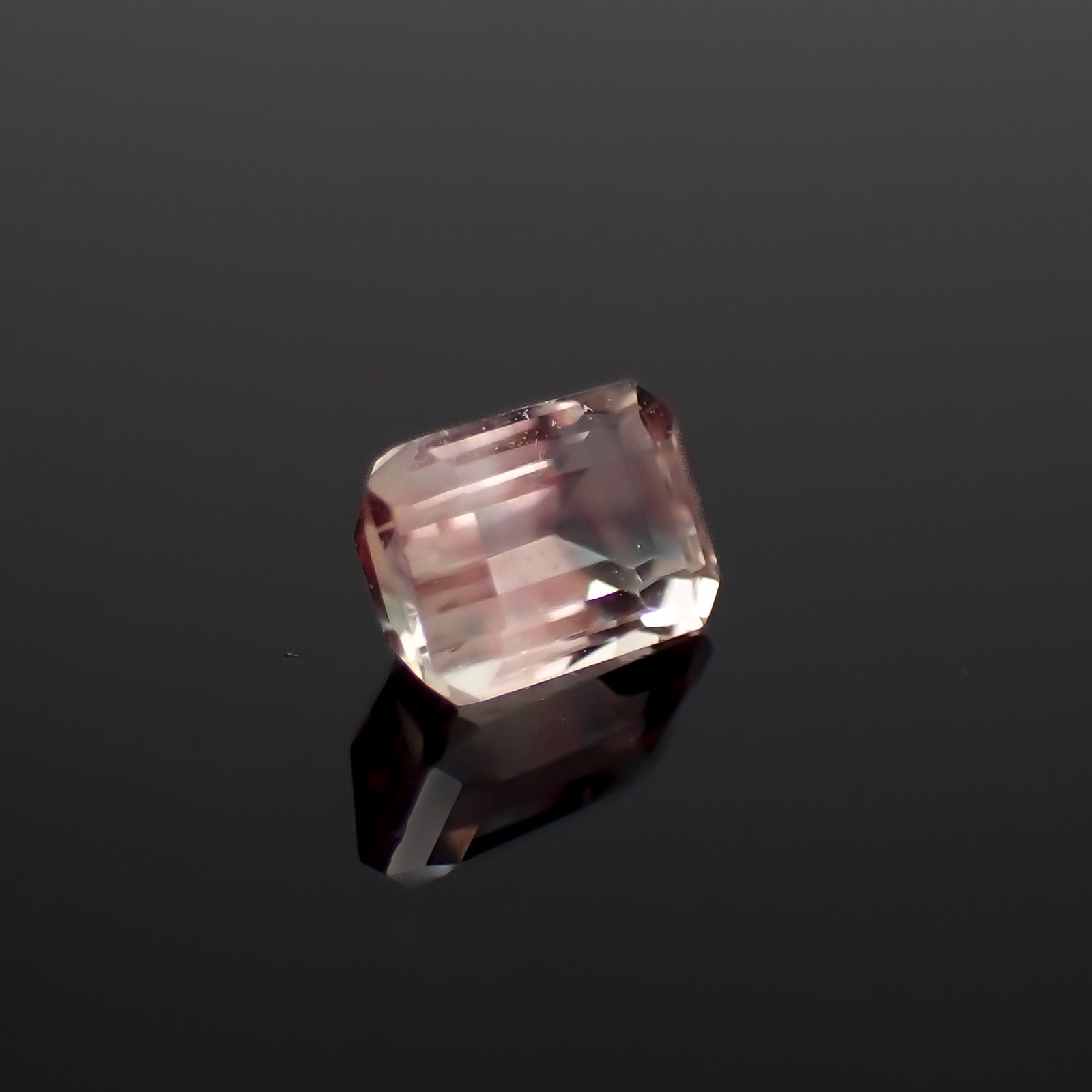 パーティカラーオレゴンサンストーン アメリカ・オレゴン州産 0.59ct[230722845]5.9x3.8mm前後