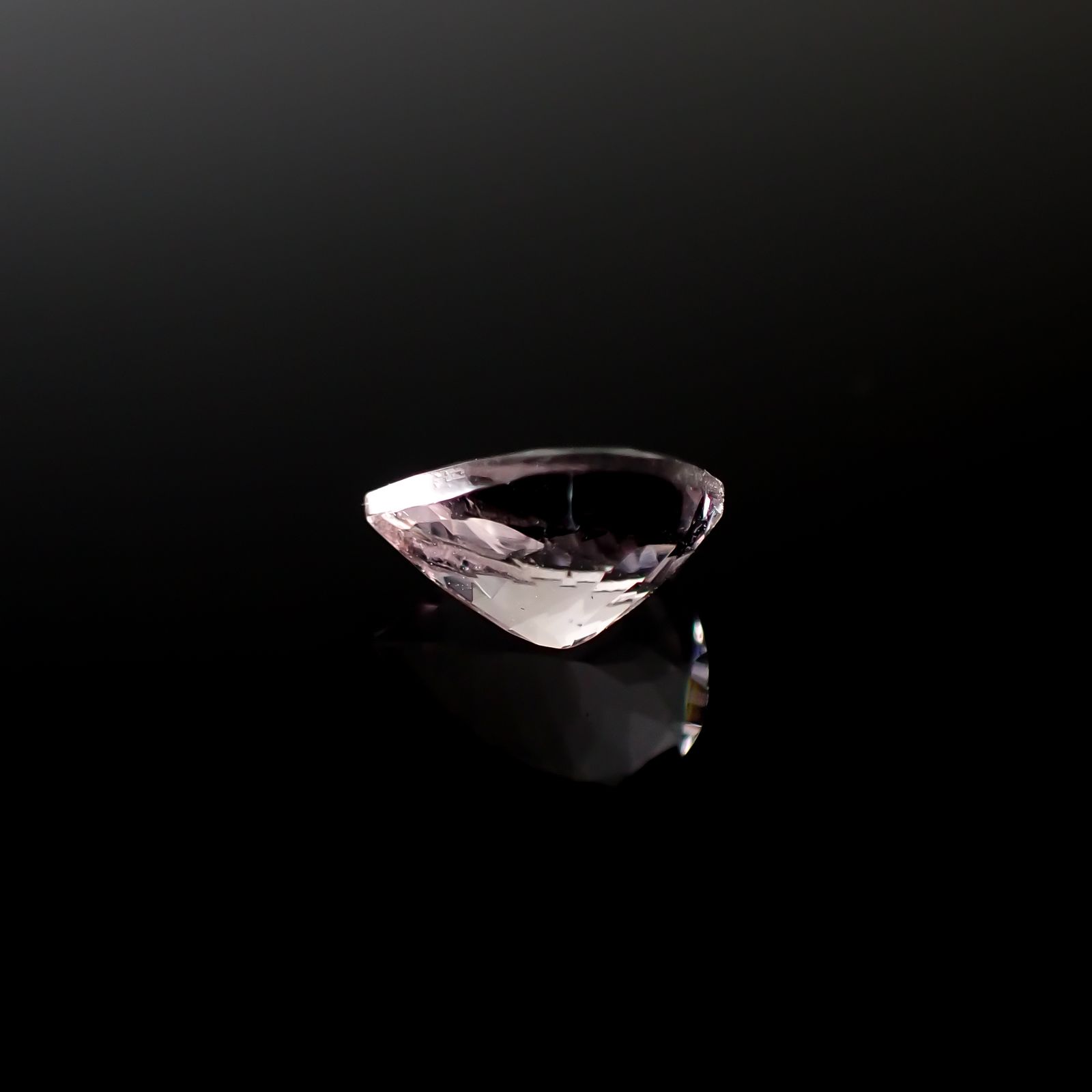 モルガナイト ナイジェリア産 0.84ct[240427162]7.6x5.8mm前後
