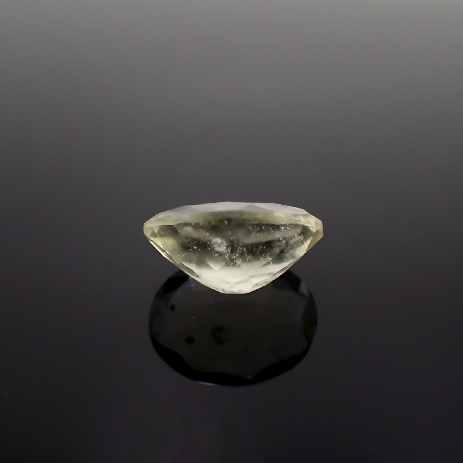 リビアングラス 発見地：エジプト・リビア砂漠 3.99ct[221018196]13.2x10.5mm前後