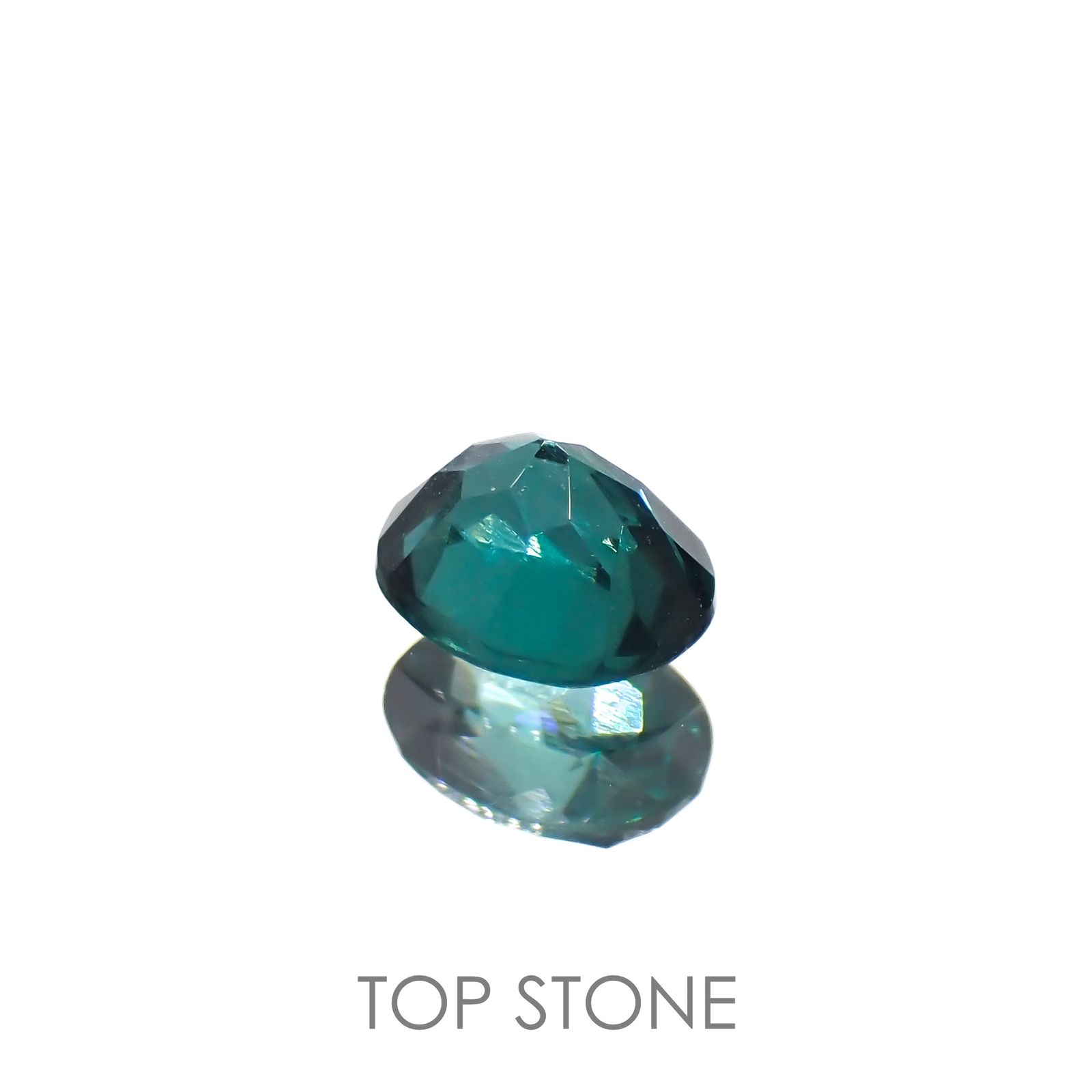グリーンアパタイト(ノーブルモロキサイト)(宝石名アパタイト)マダガスカル産 0.40ct 識別済[220616376]5.1x4mm前後