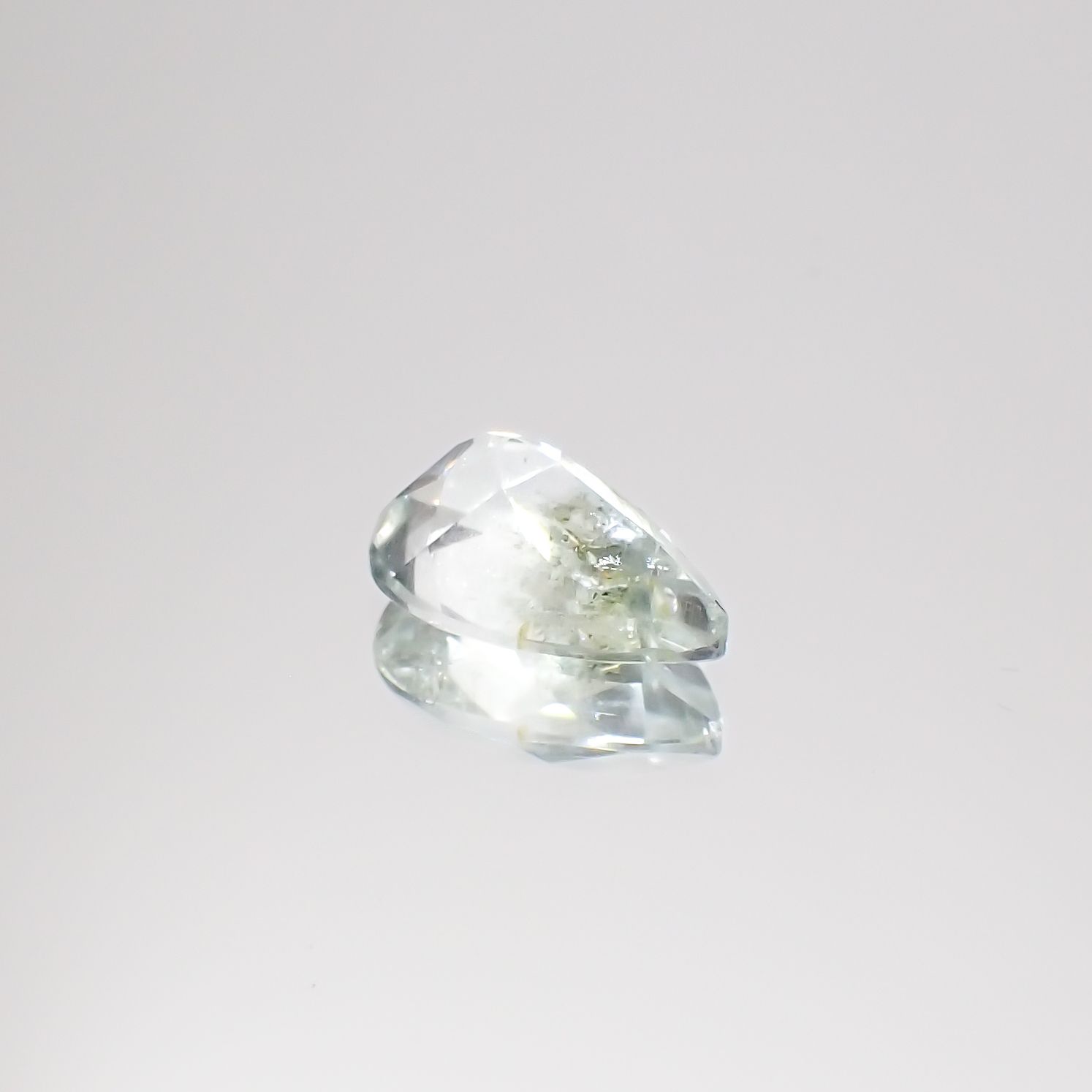 オーロラアクアマリン ブラジル産 1.32ct[231224675]9.4x6.3mm前後
